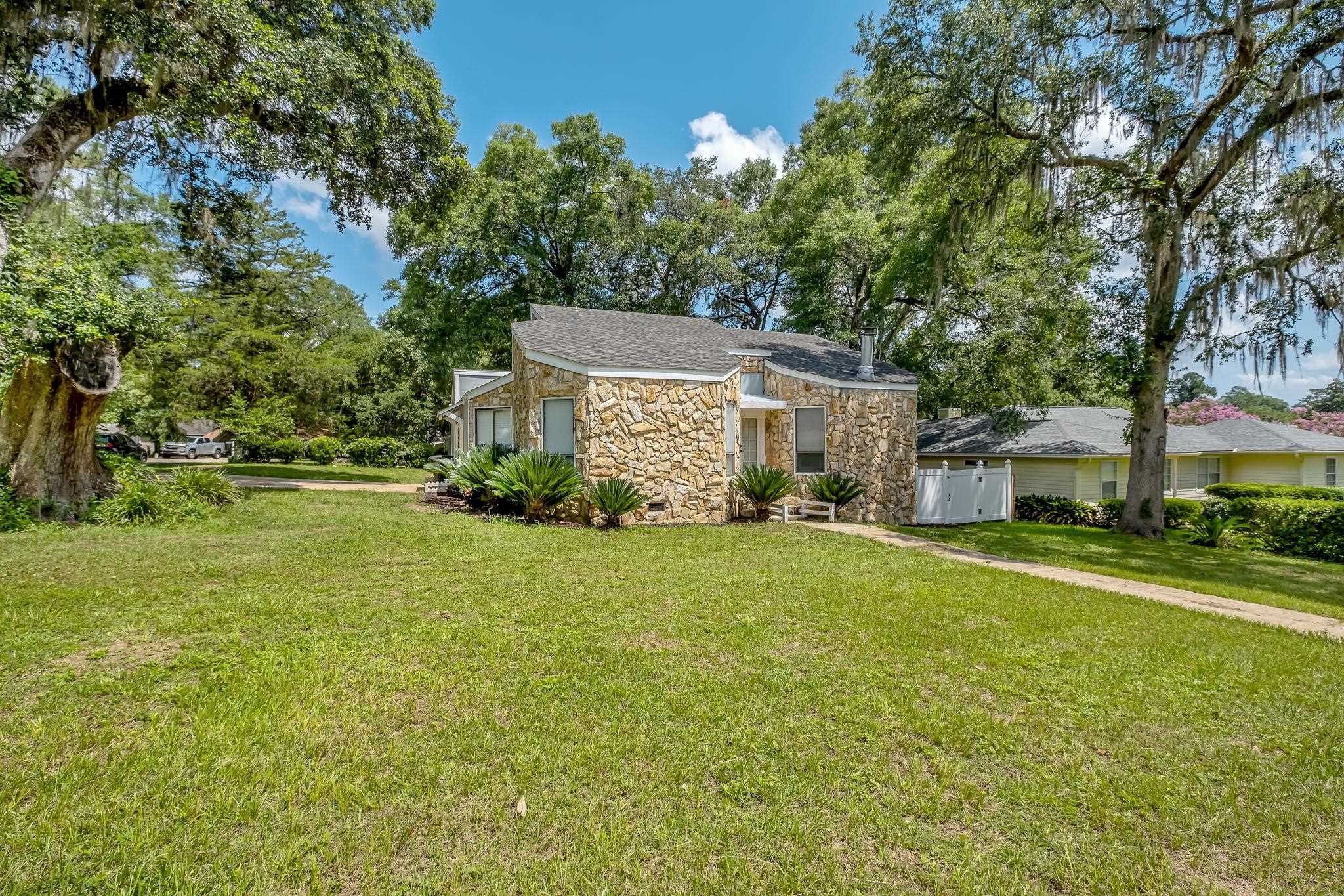 1913 BUCKWOOD Drive