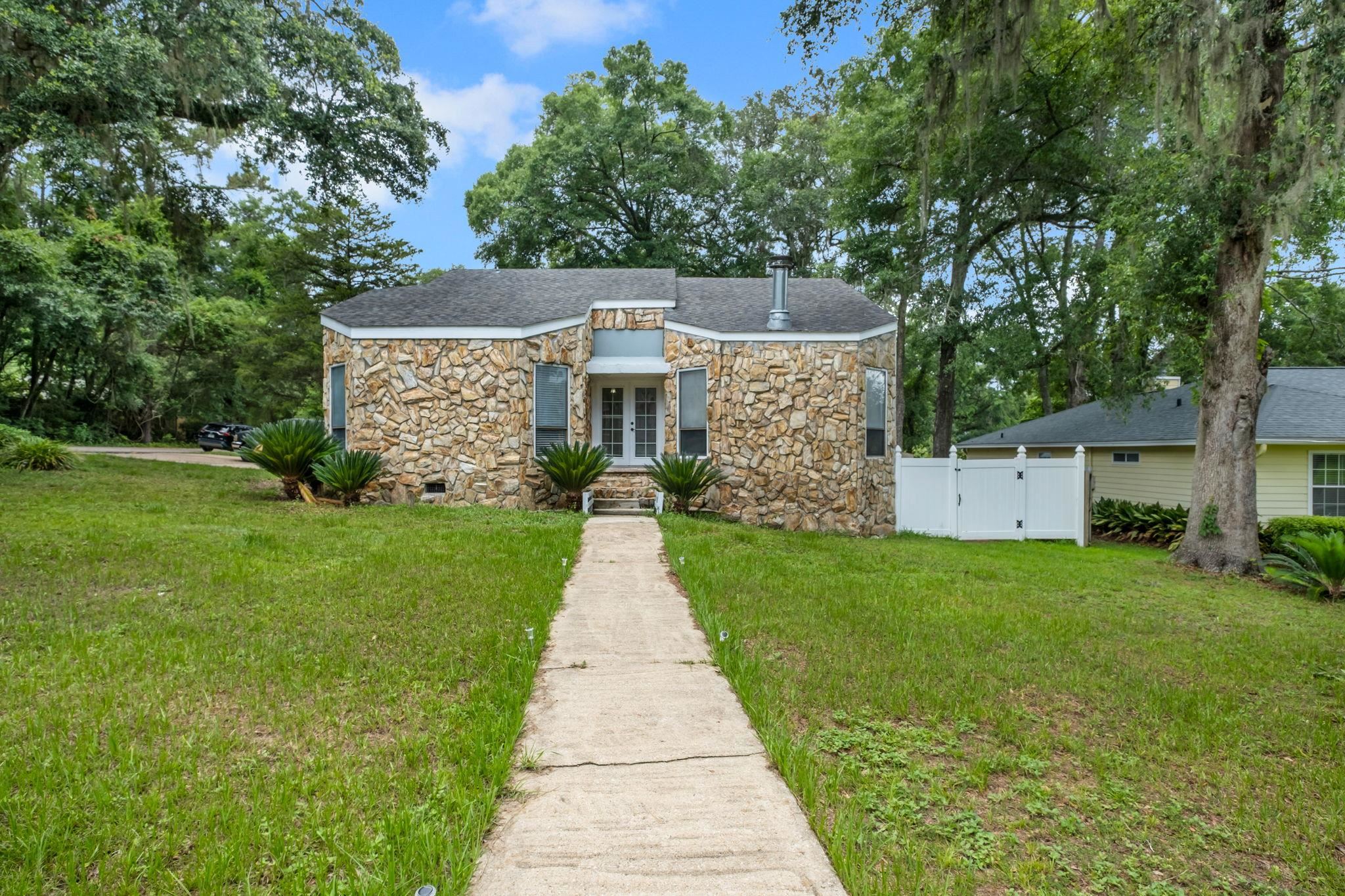 1913 BUCKWOOD Drive