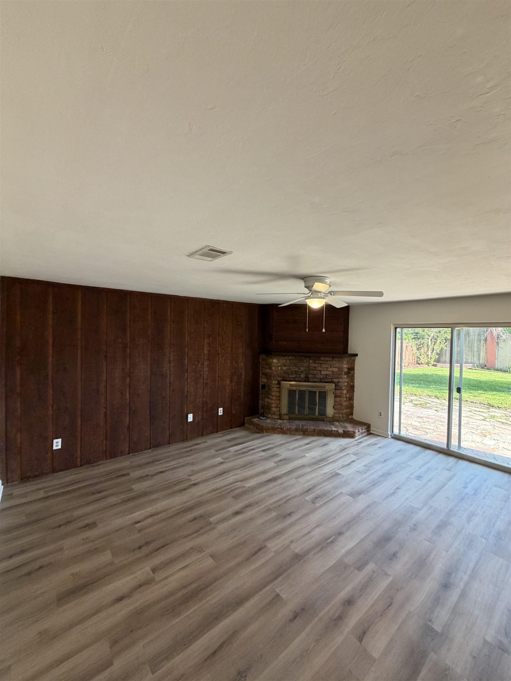 2434 Dundee Drive