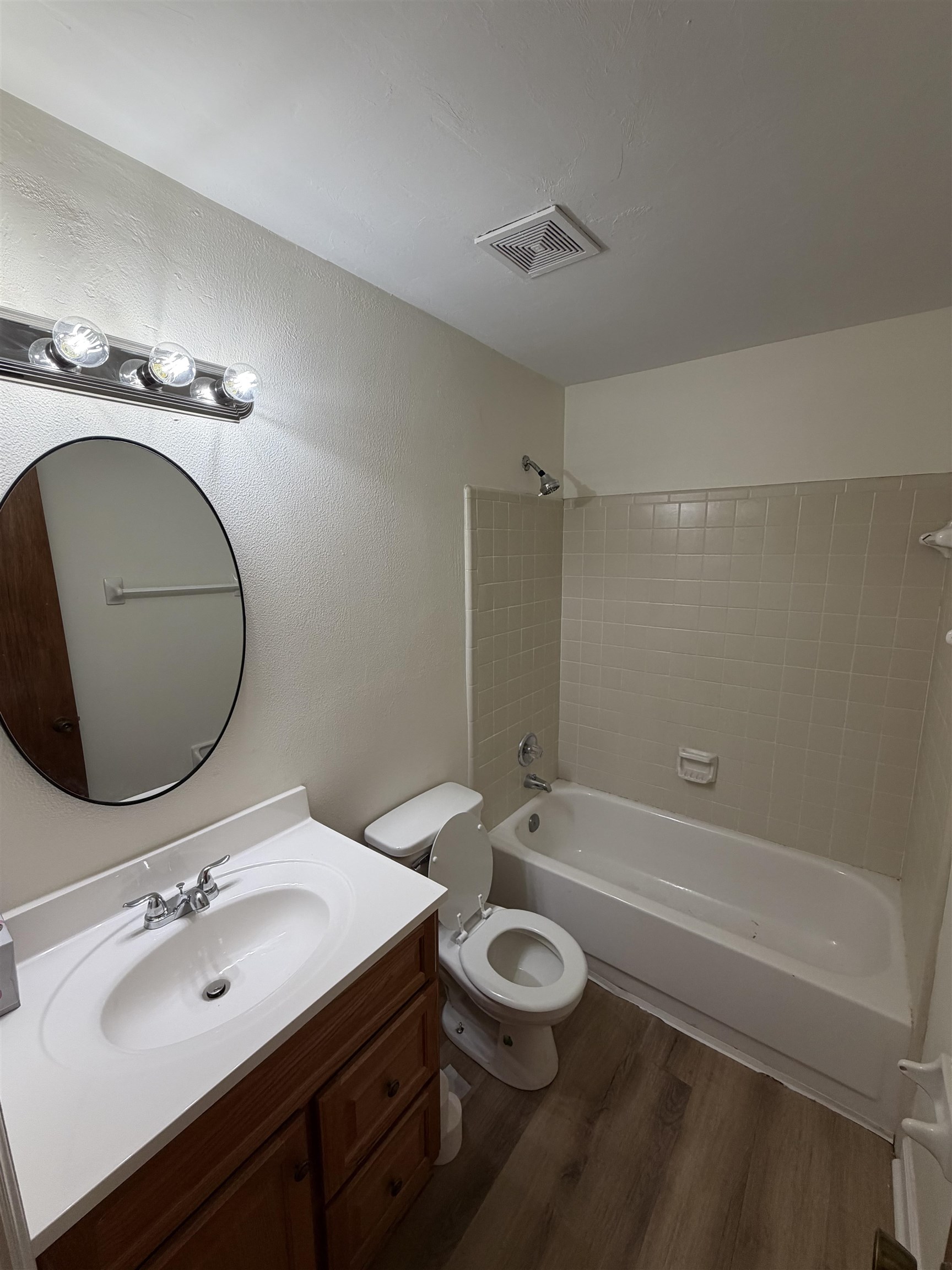 2434 Dundee Drive