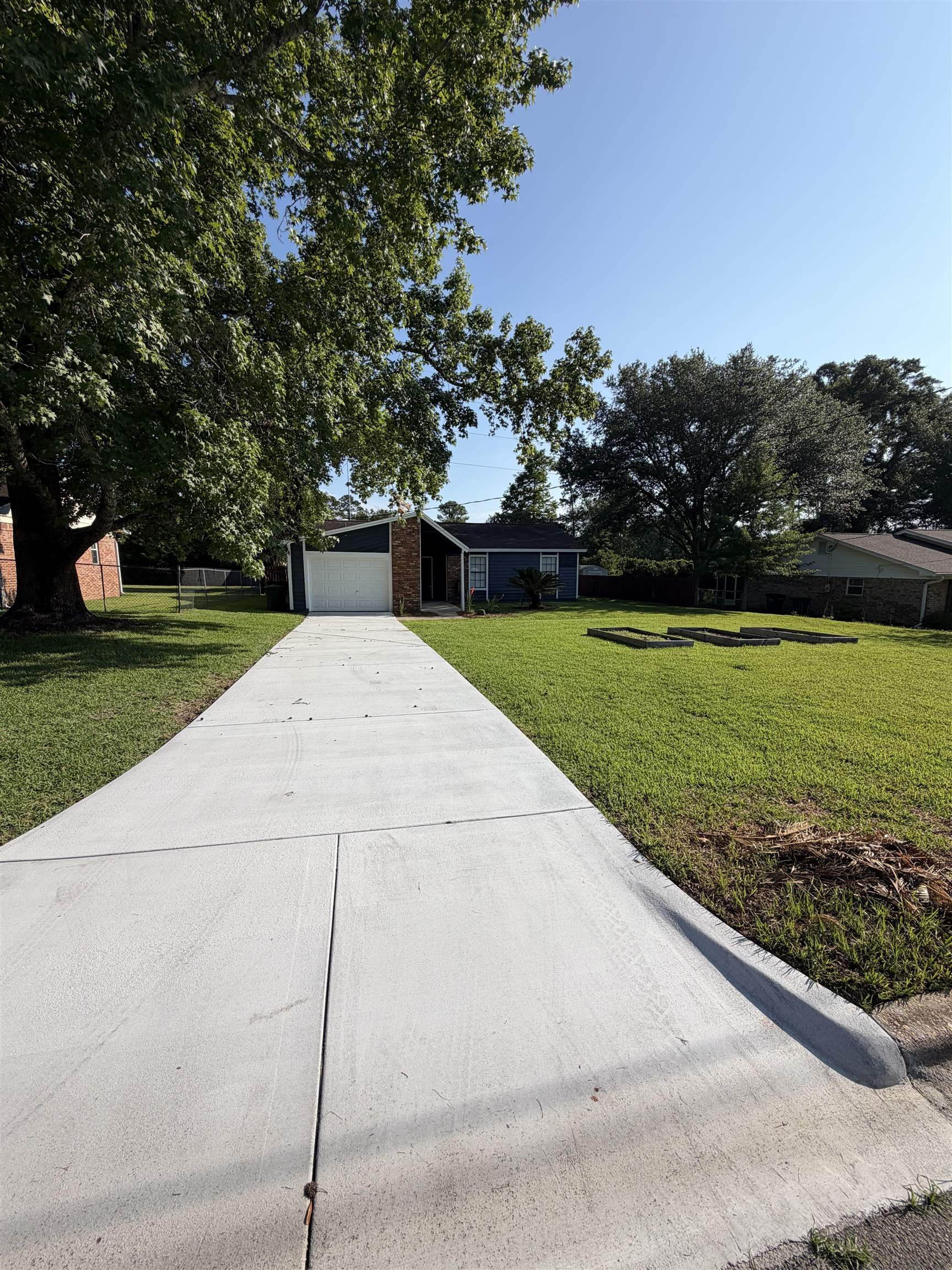 2434 Dundee Drive