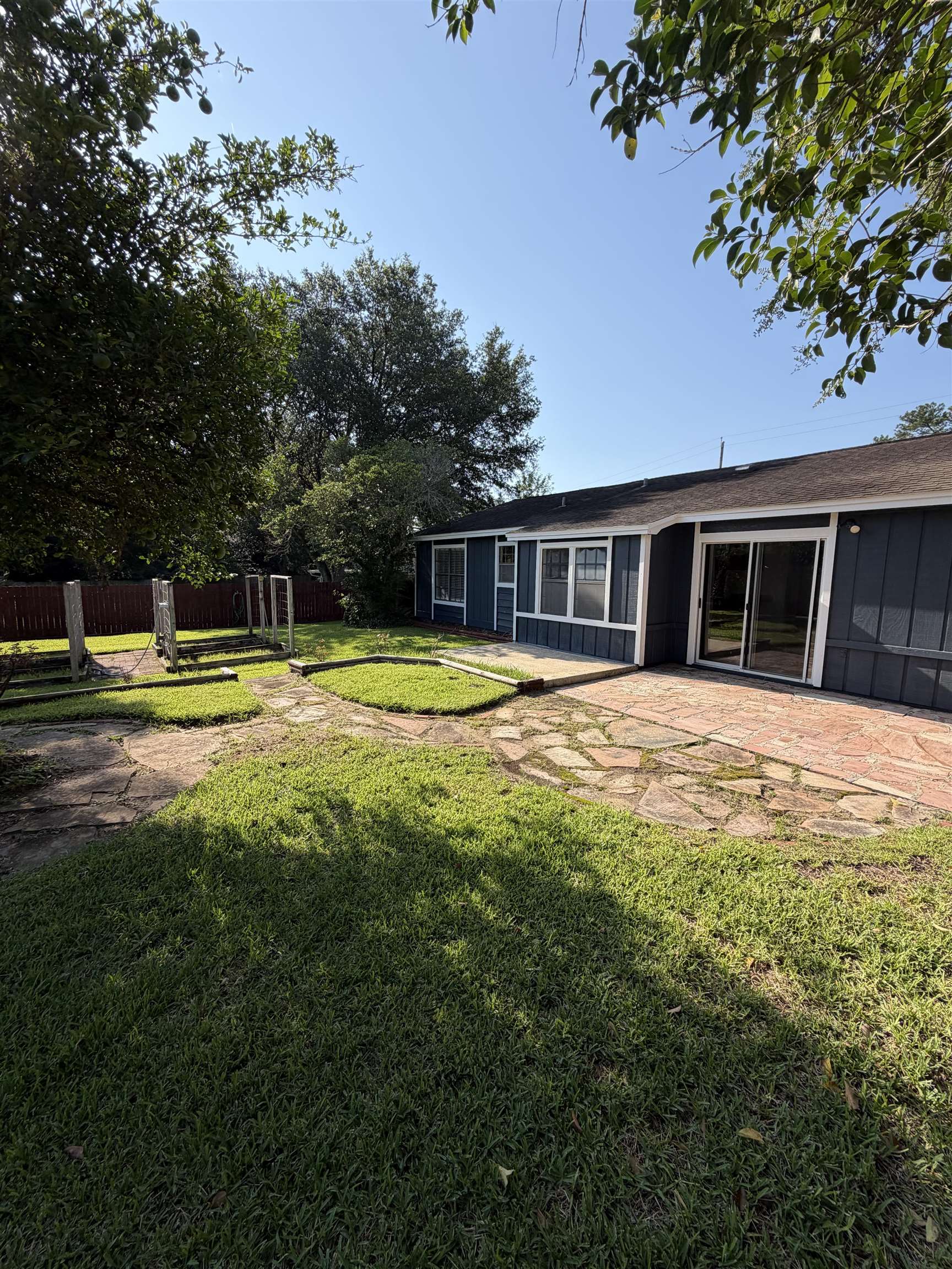 2434 Dundee Drive