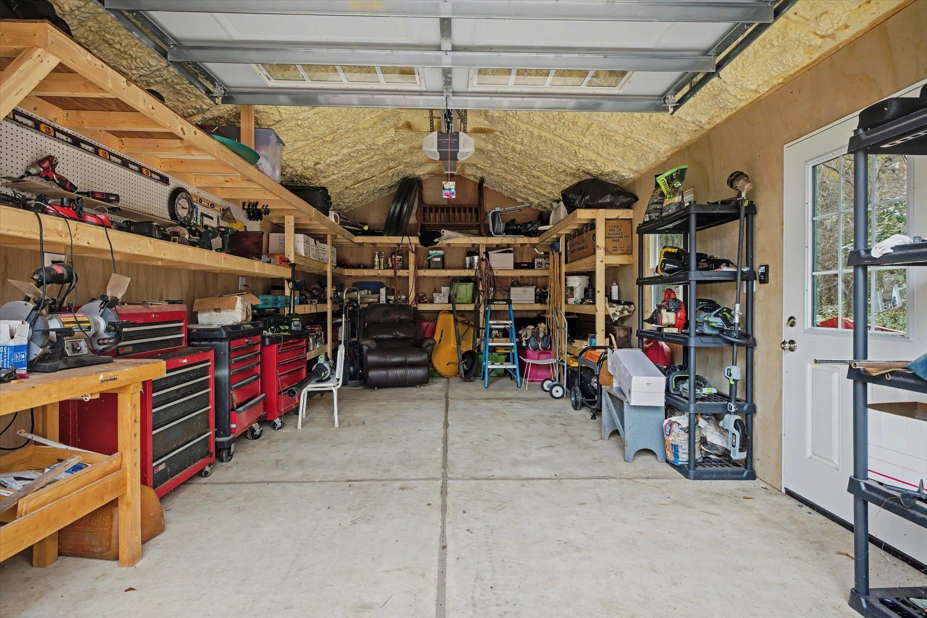 3549 LAKESHORE Drive