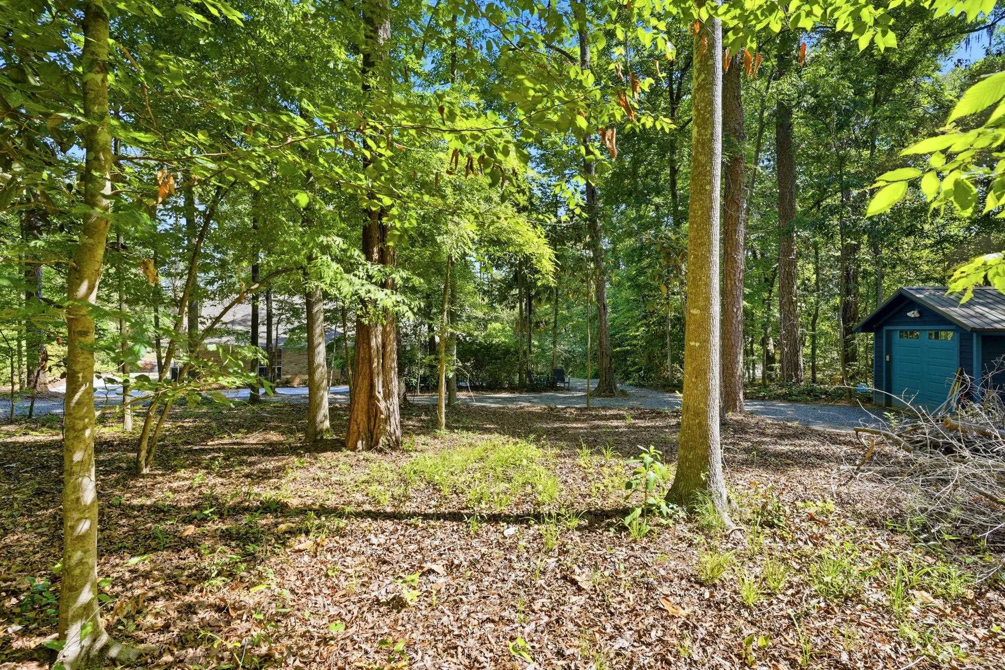 3549 LAKESHORE Drive