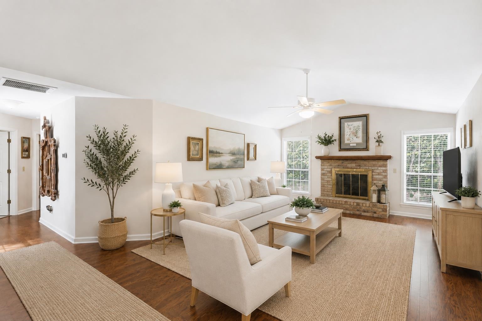 3549 LAKESHORE Drive