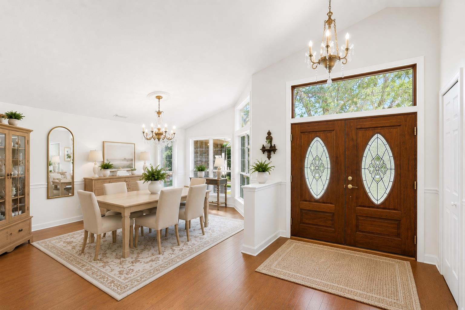 3549 LAKESHORE Drive