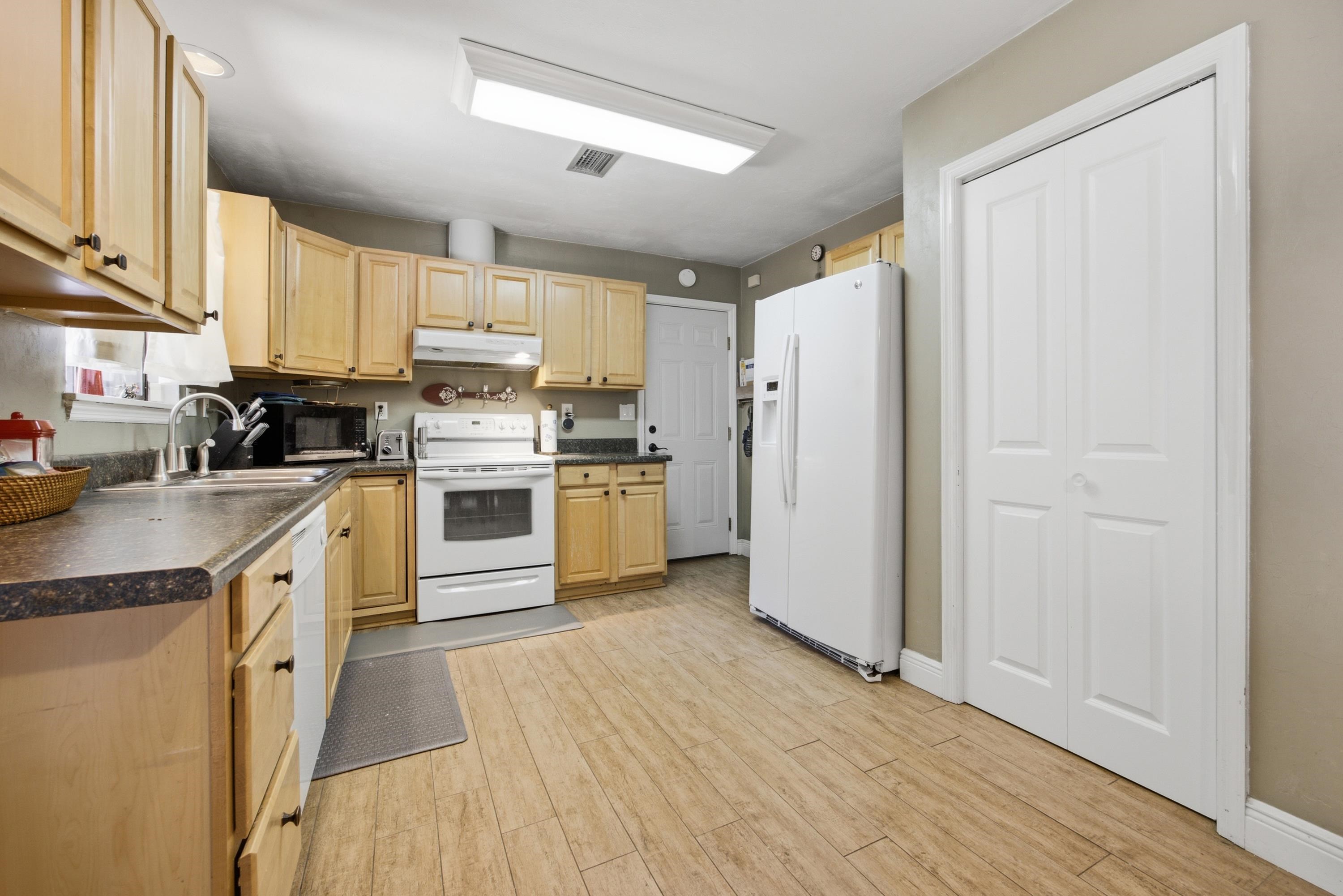 4426 Bayshore Circle