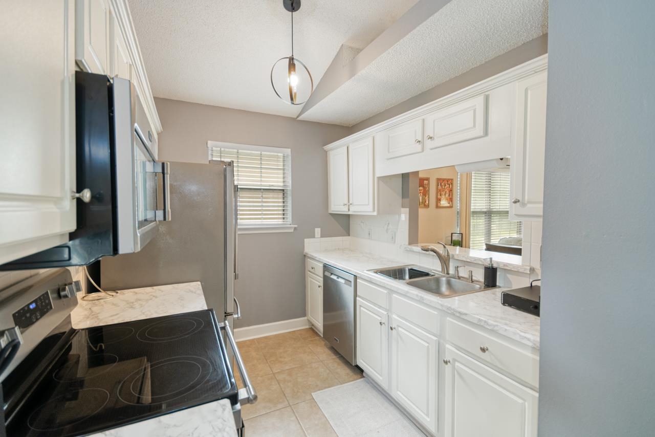 9138 Stonehenge Trail