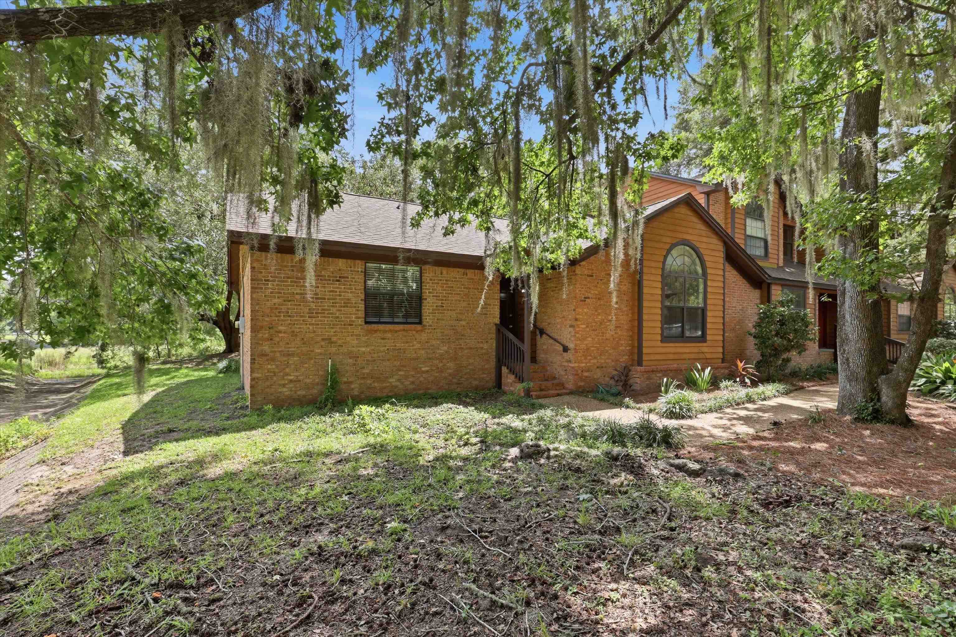 4411 Stratfordshire Court