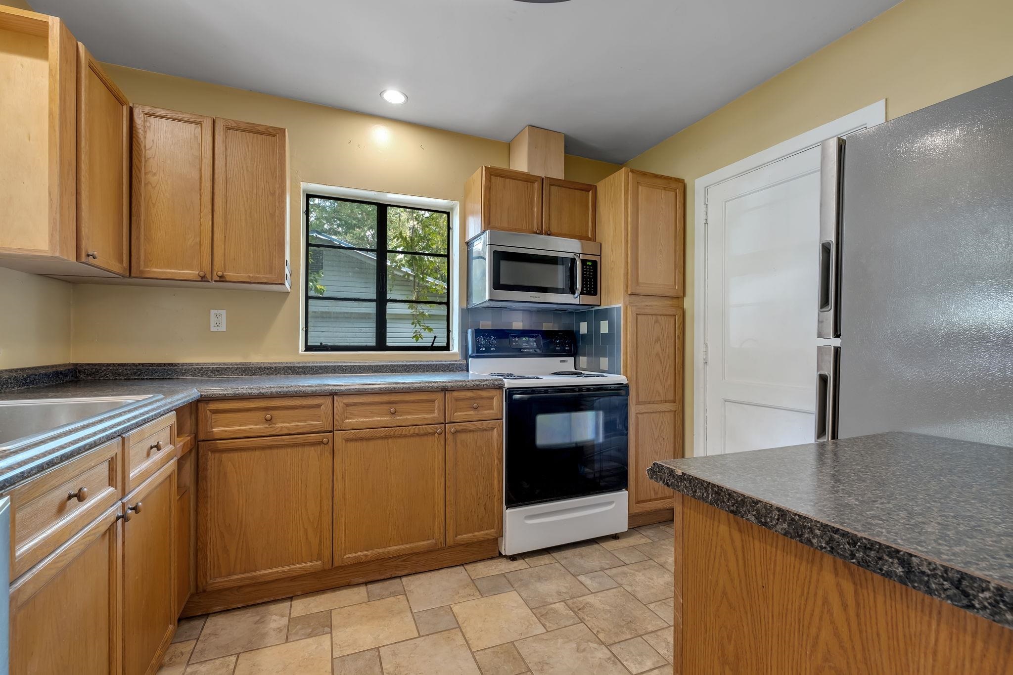3822 Roswell Drive
