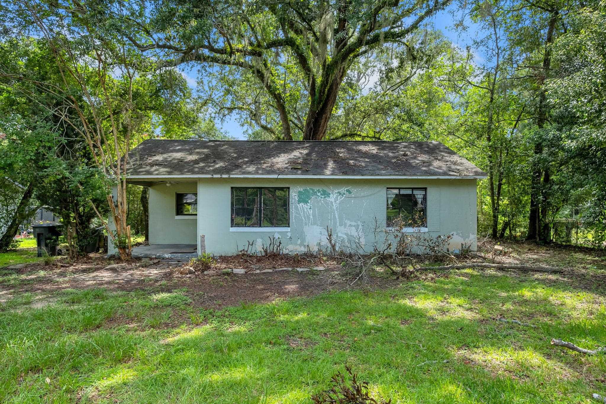 3822 Roswell Drive