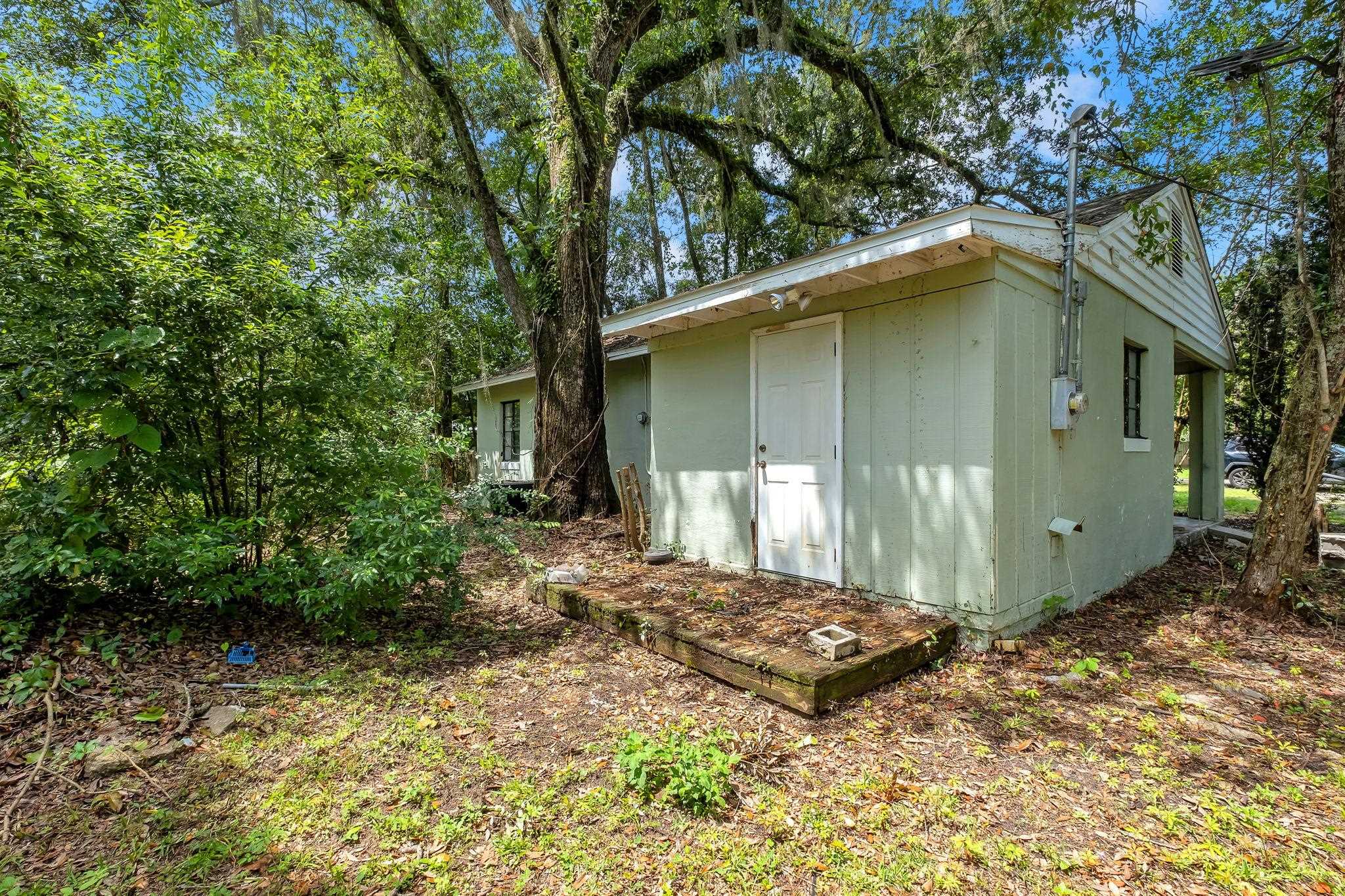 3822 Roswell Drive