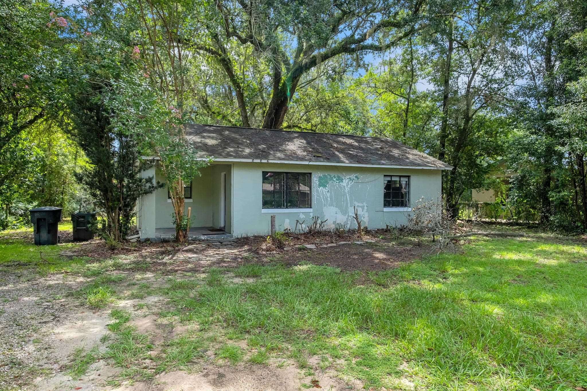 3822 Roswell Drive