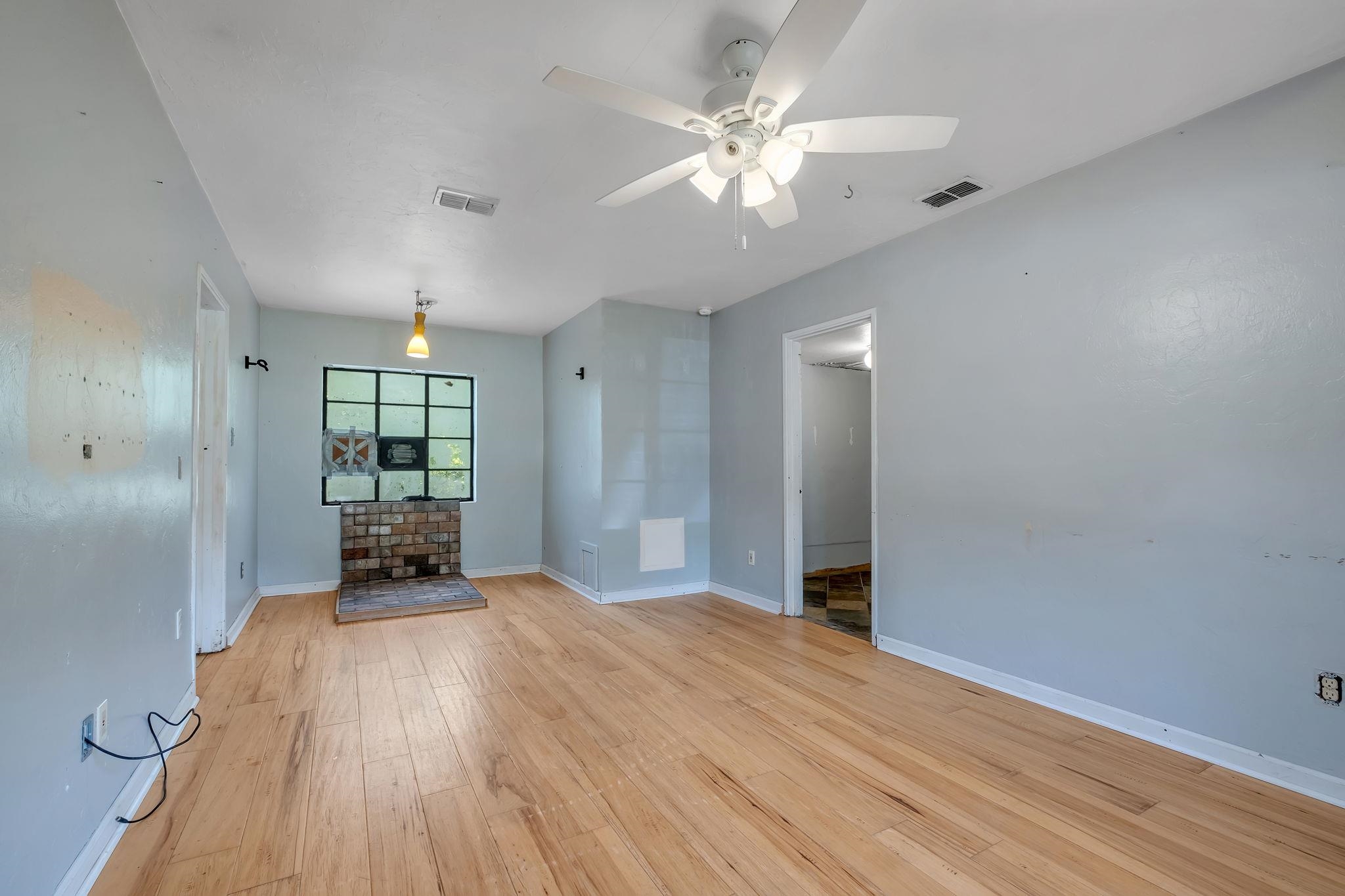 3822 Roswell Drive