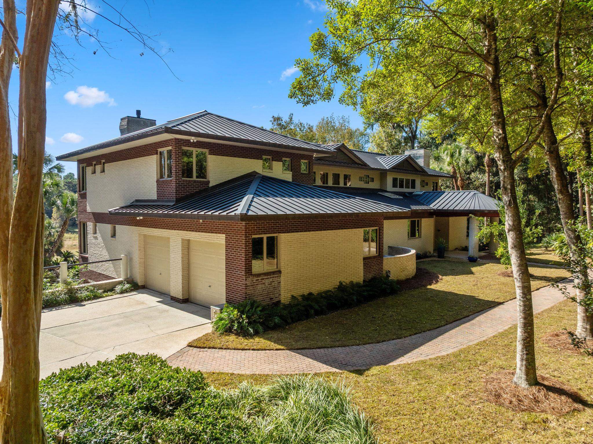767 RHODEN COVE