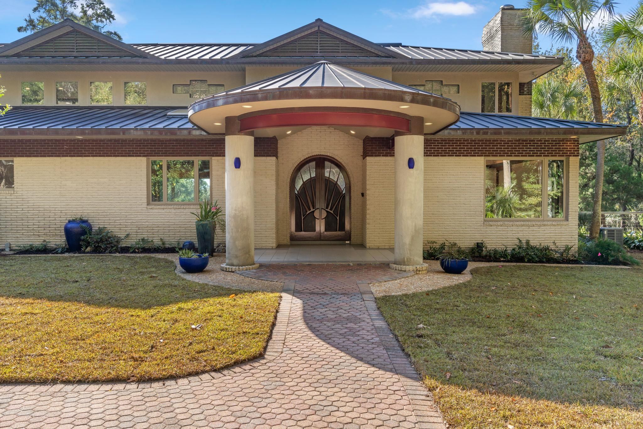 767 RHODEN COVE