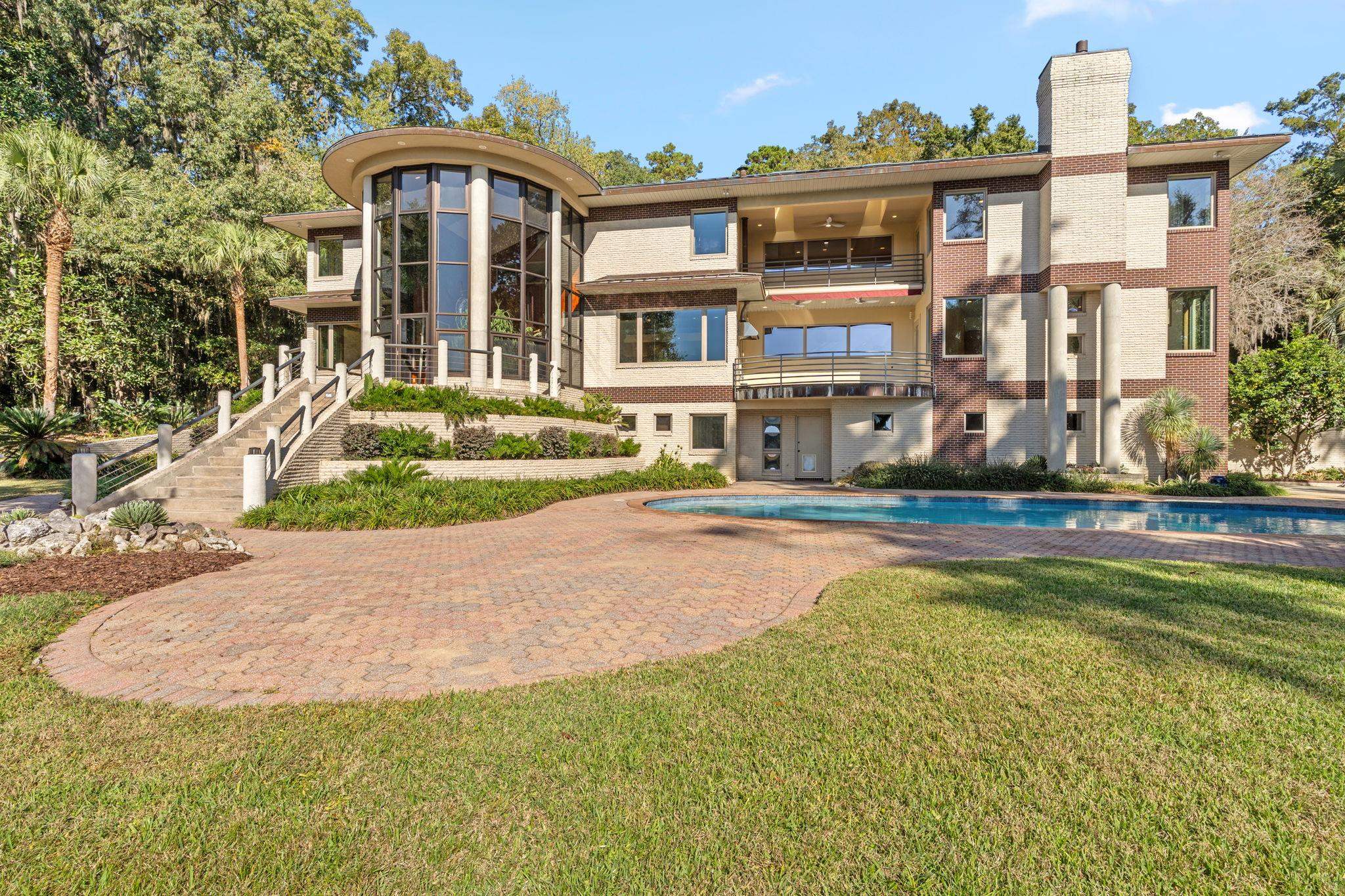 767 RHODEN COVE