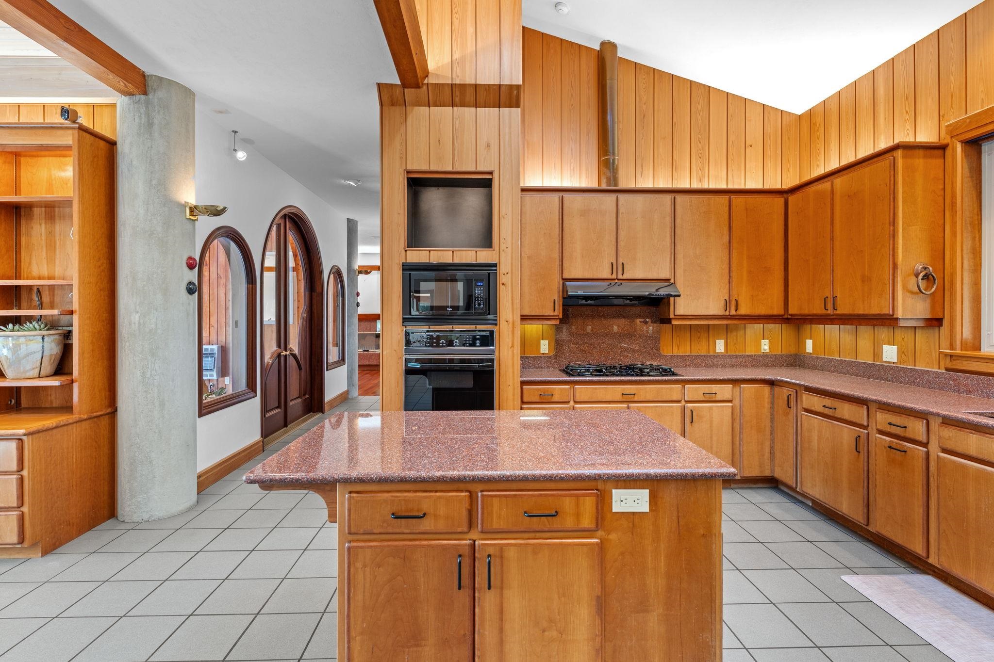 767 RHODEN COVE