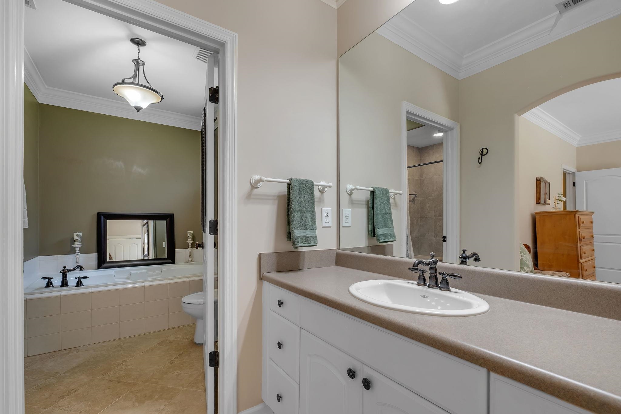 10056 Neamathla Trail