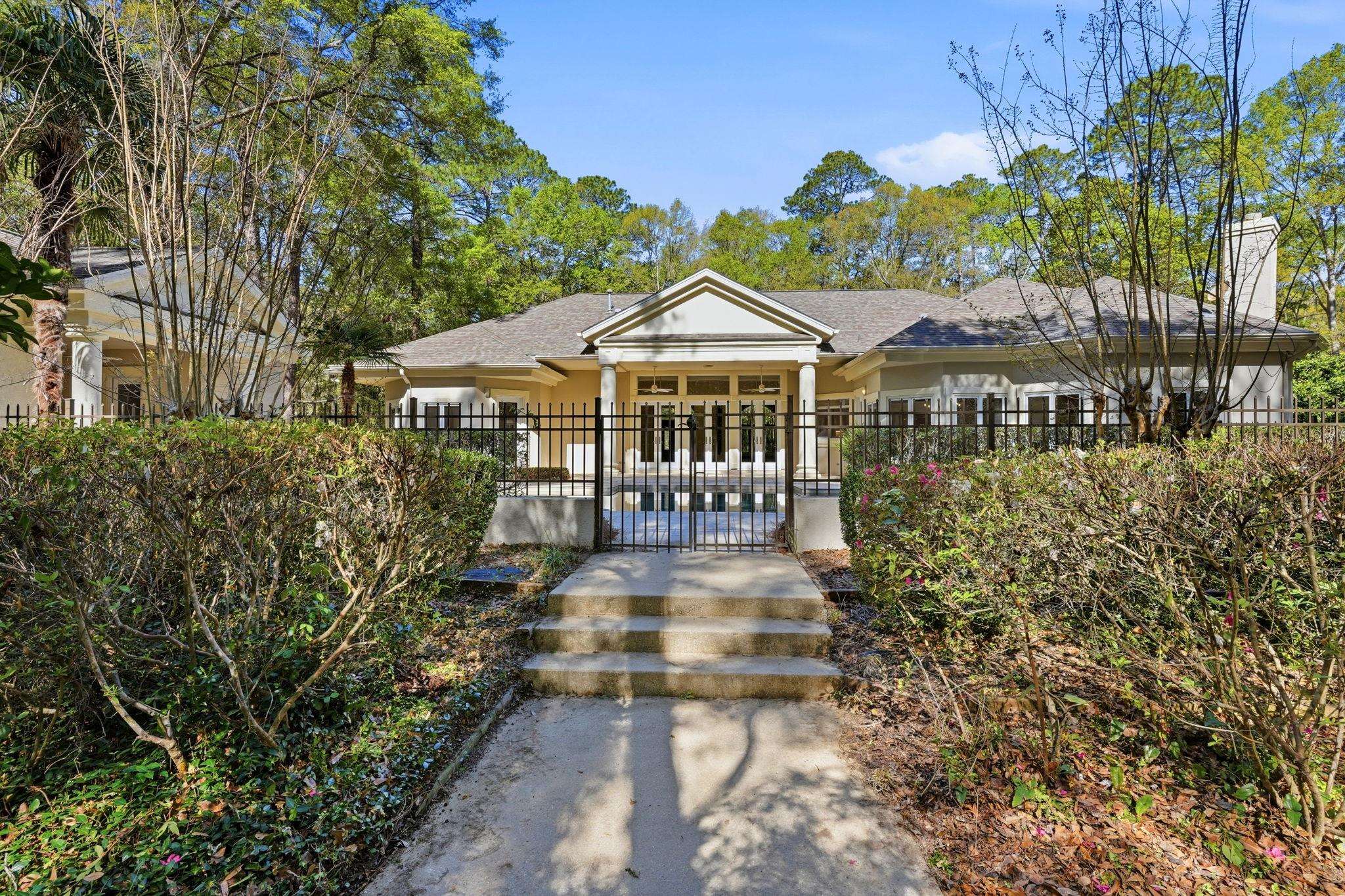278 E Rosehill Drive
