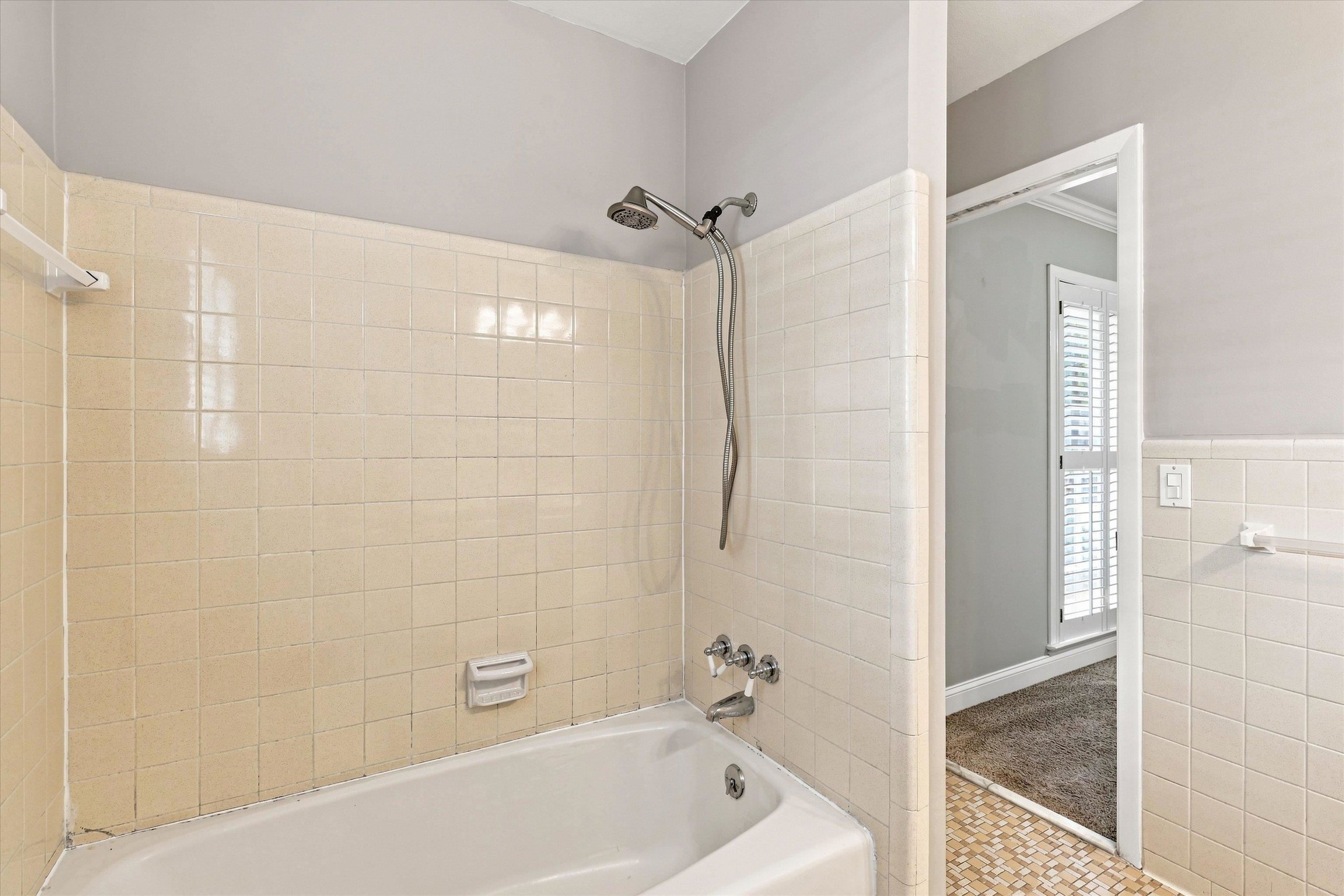 1306 Leewood Drive