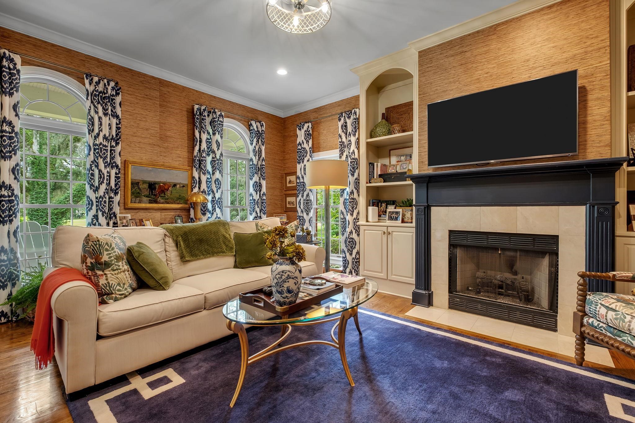 5059 Centennial Oak Circle
