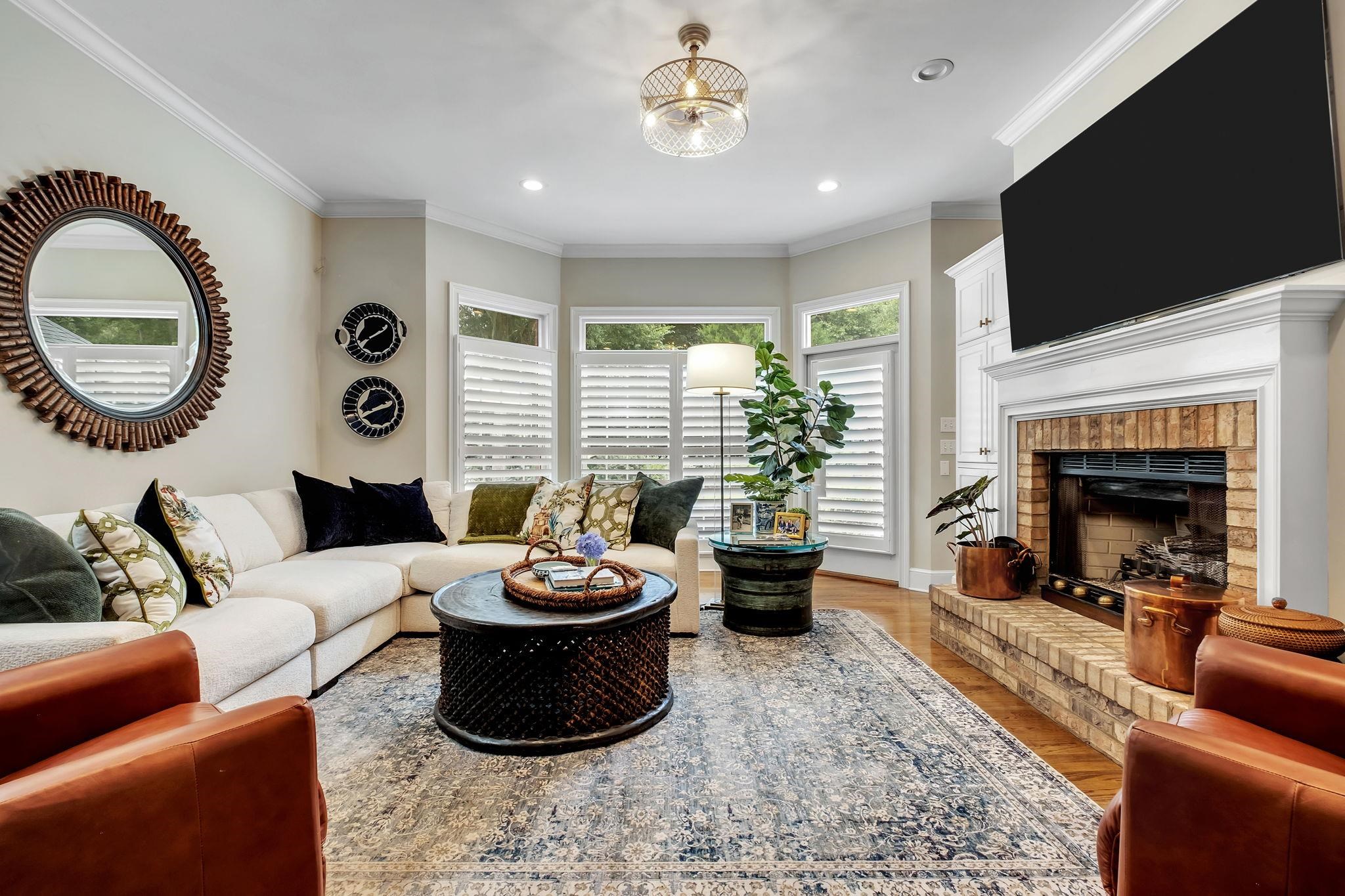 5059 Centennial Oak Circle