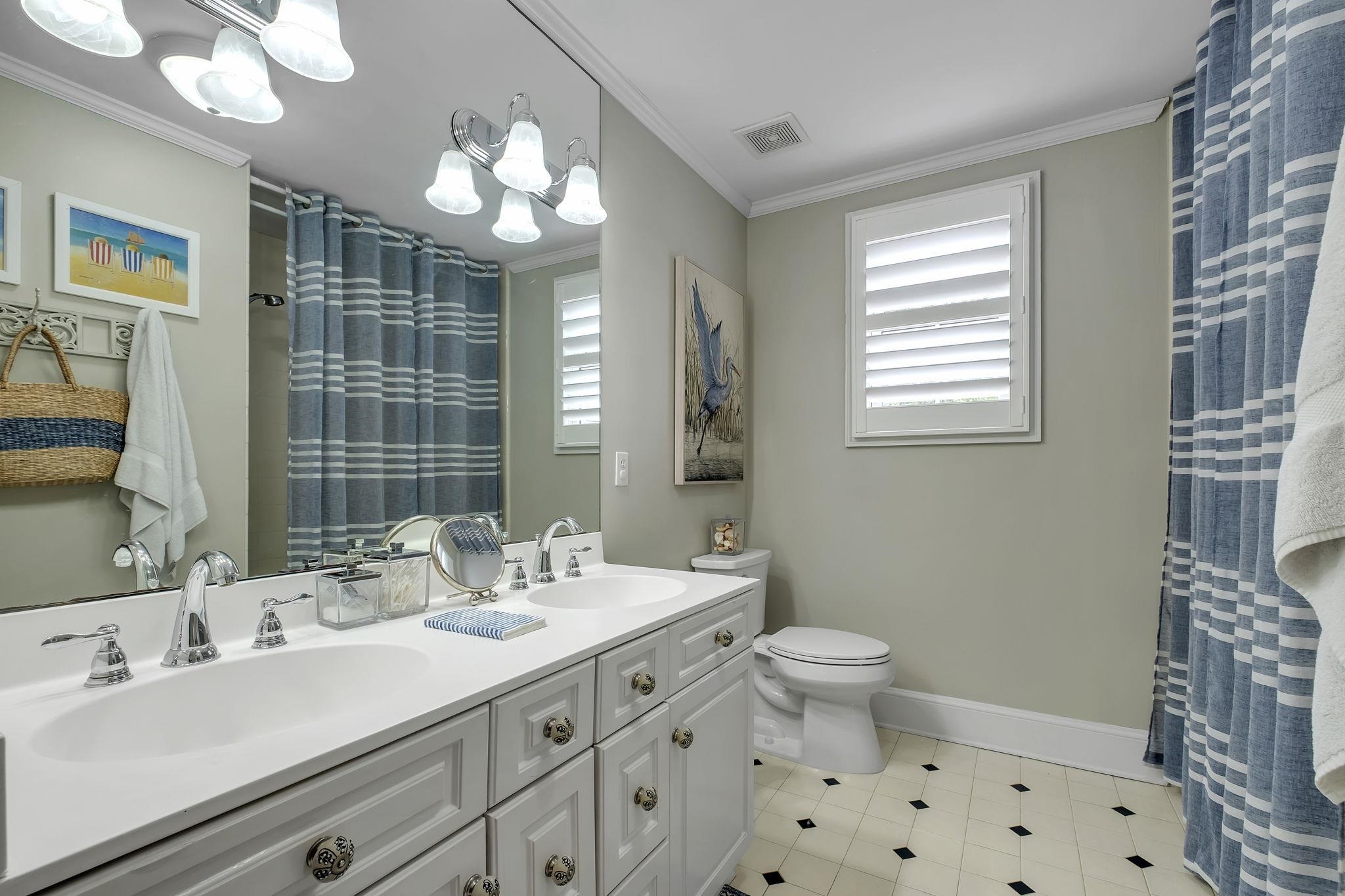 5059 Centennial Oak Circle
