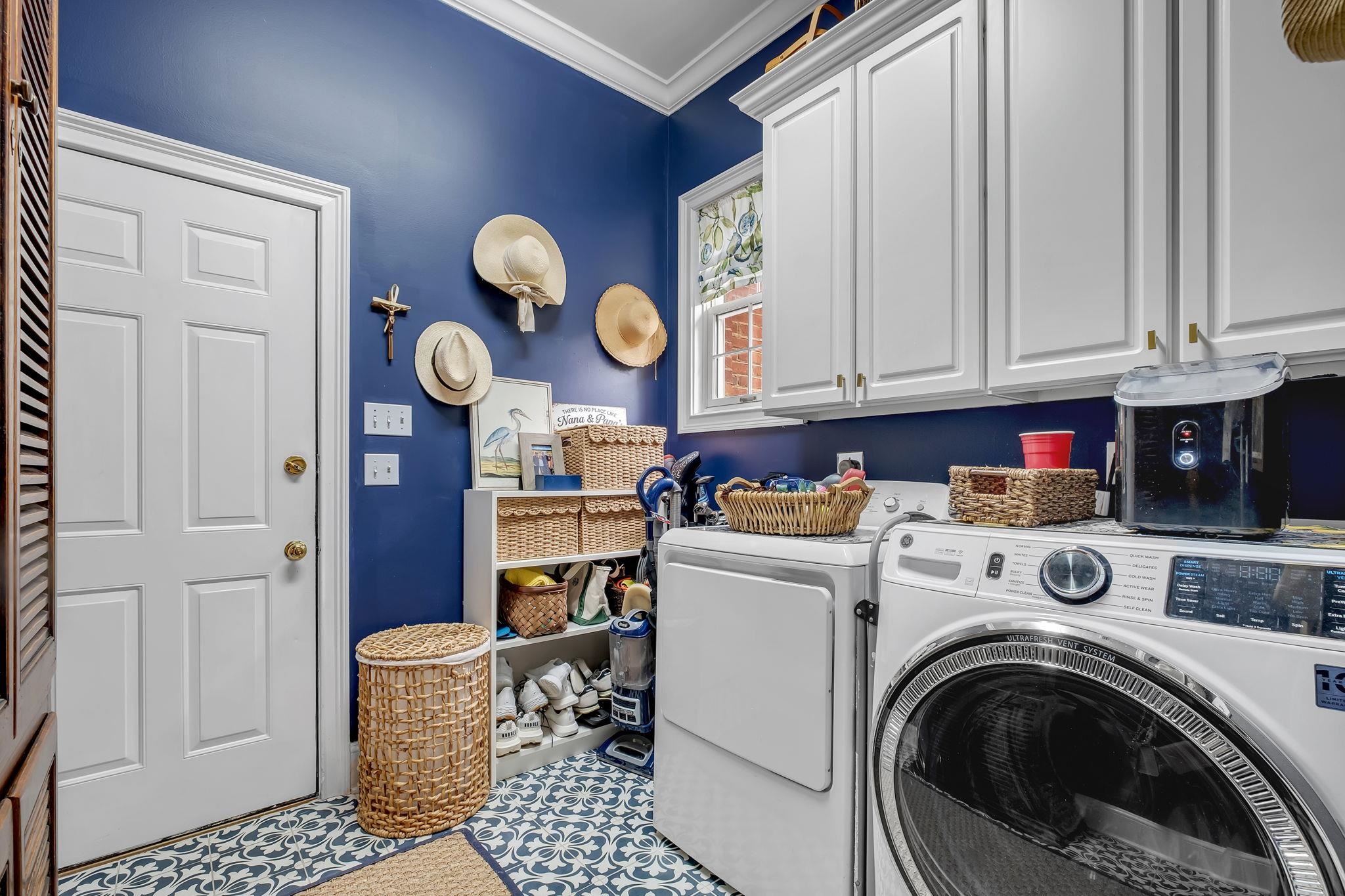 5059 Centennial Oak Circle