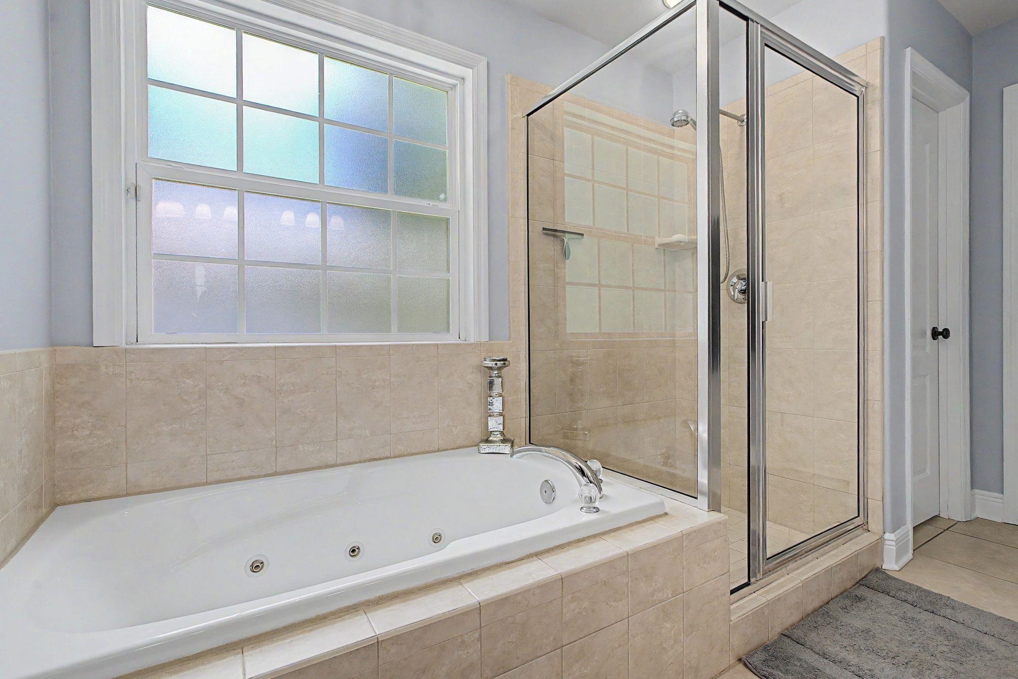 3440 Cedarwood Trail