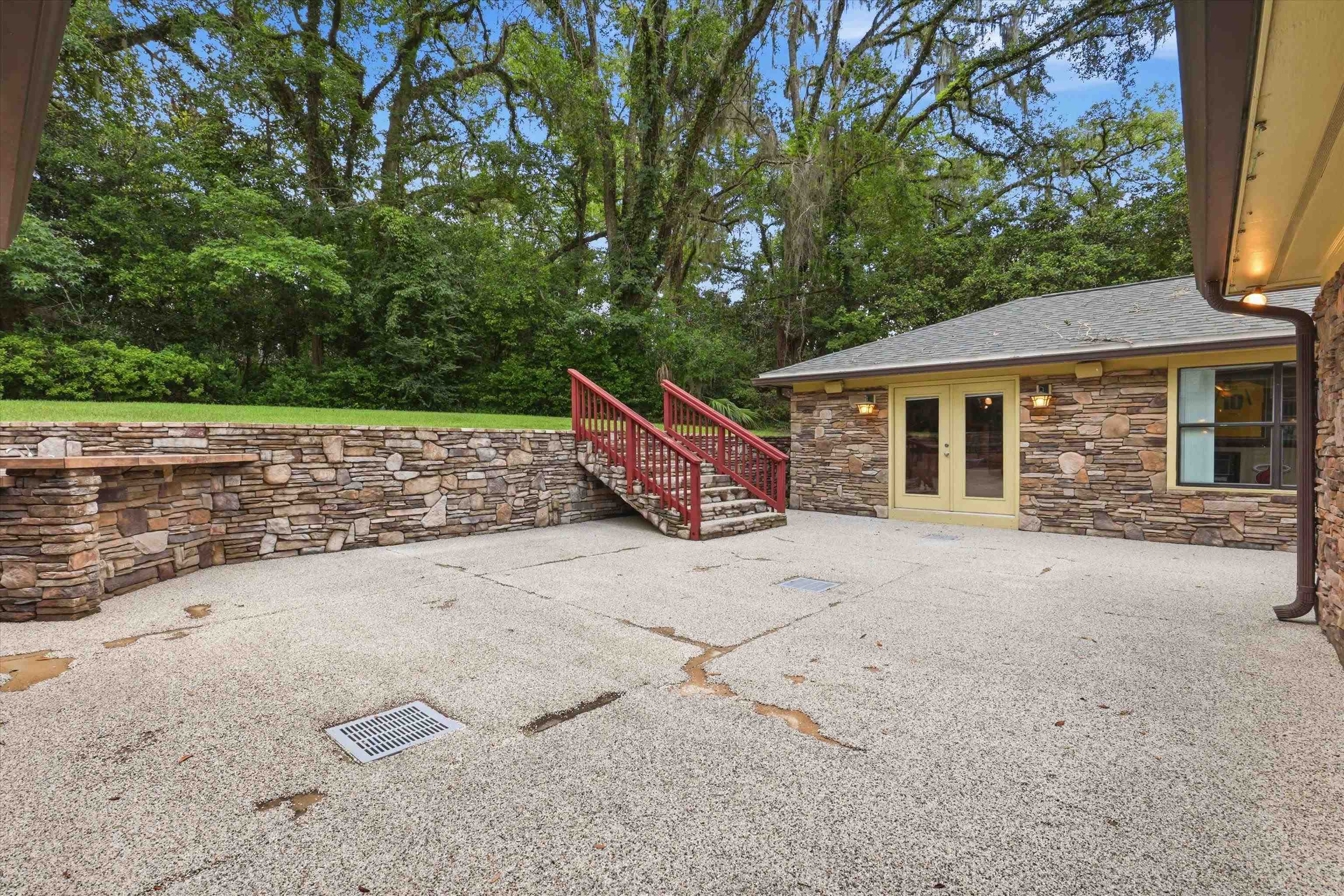 2220 Armistead Road