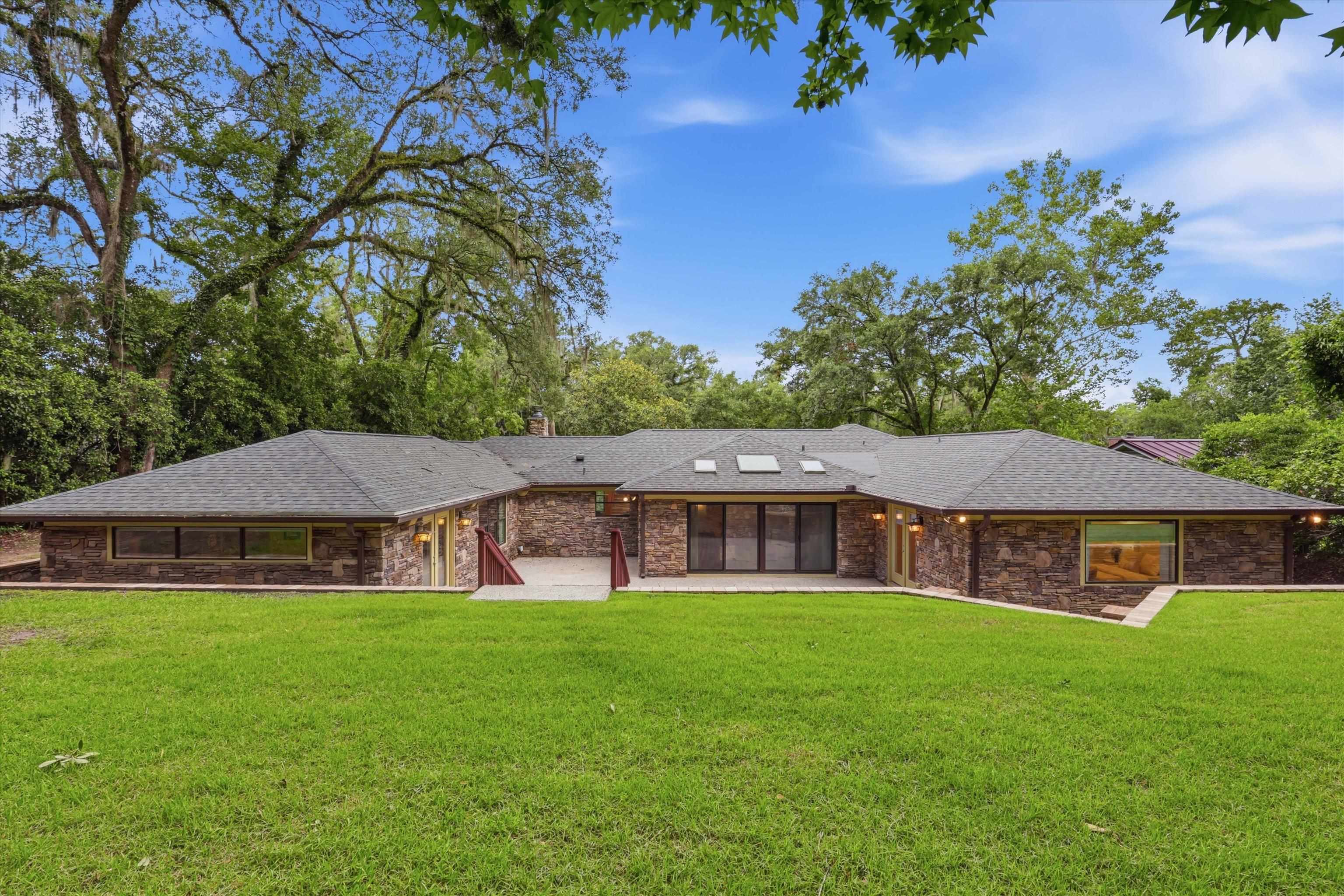 2220 Armistead Road