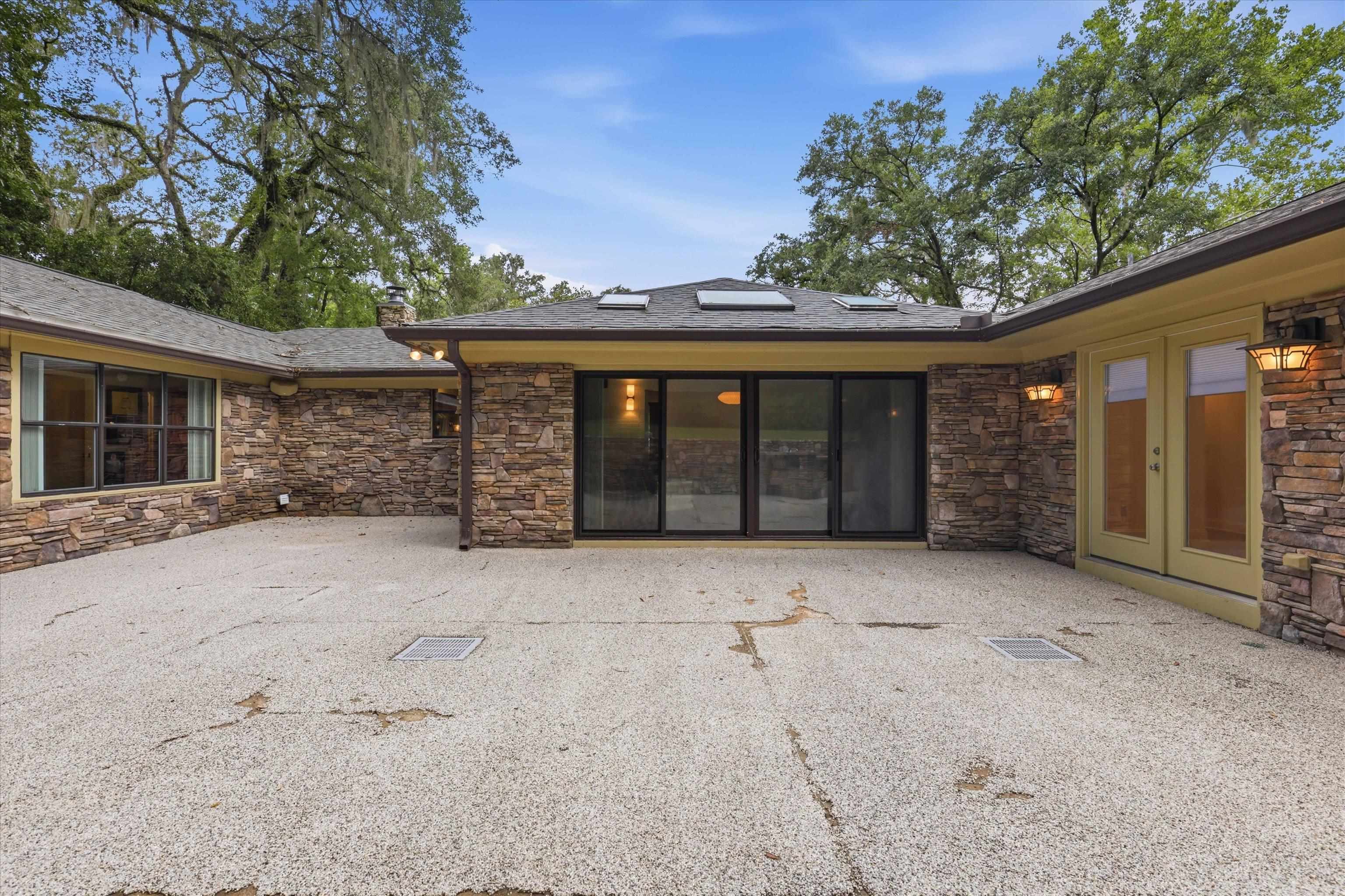 2220 Armistead Road