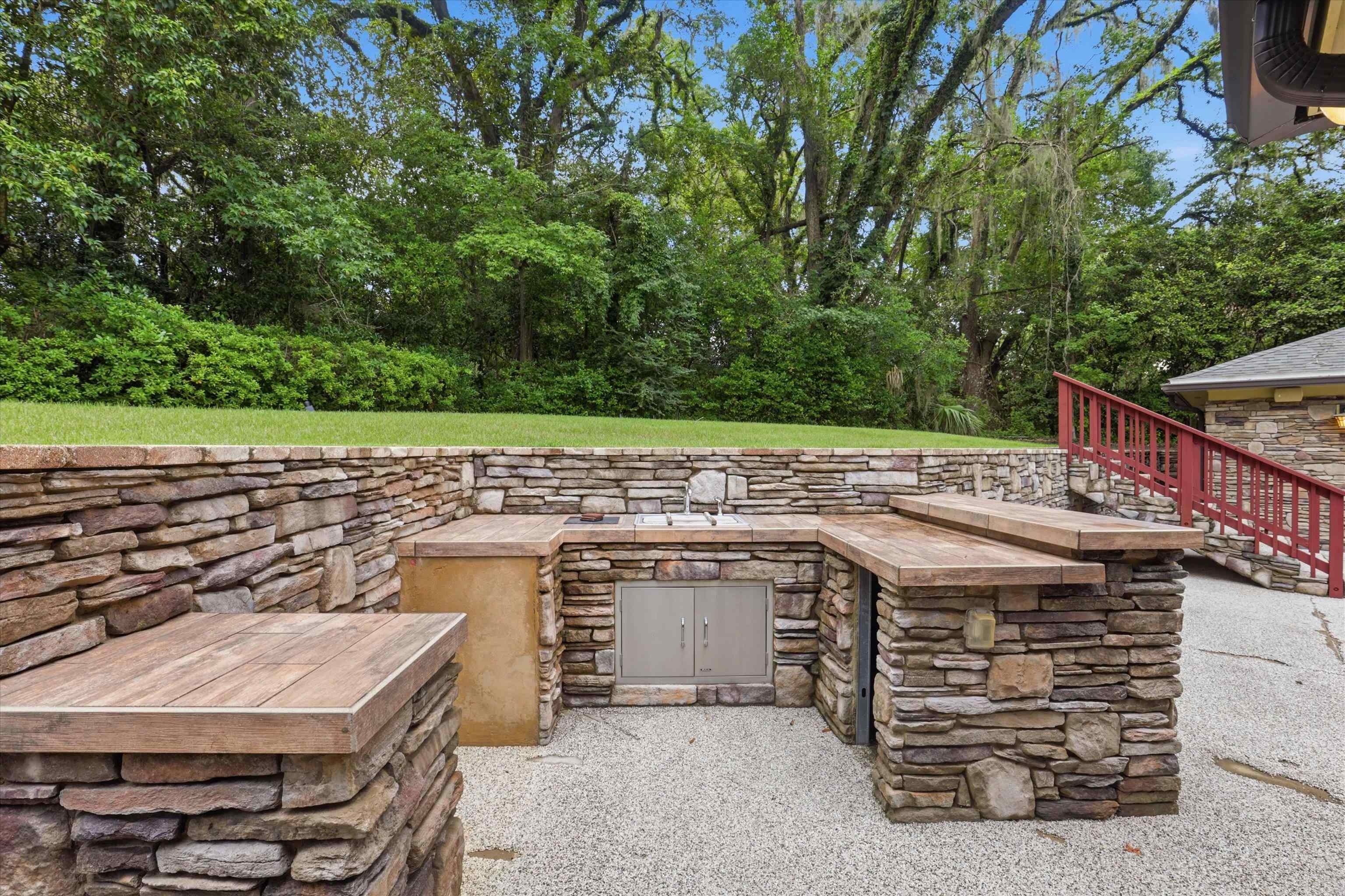 2220 Armistead Road