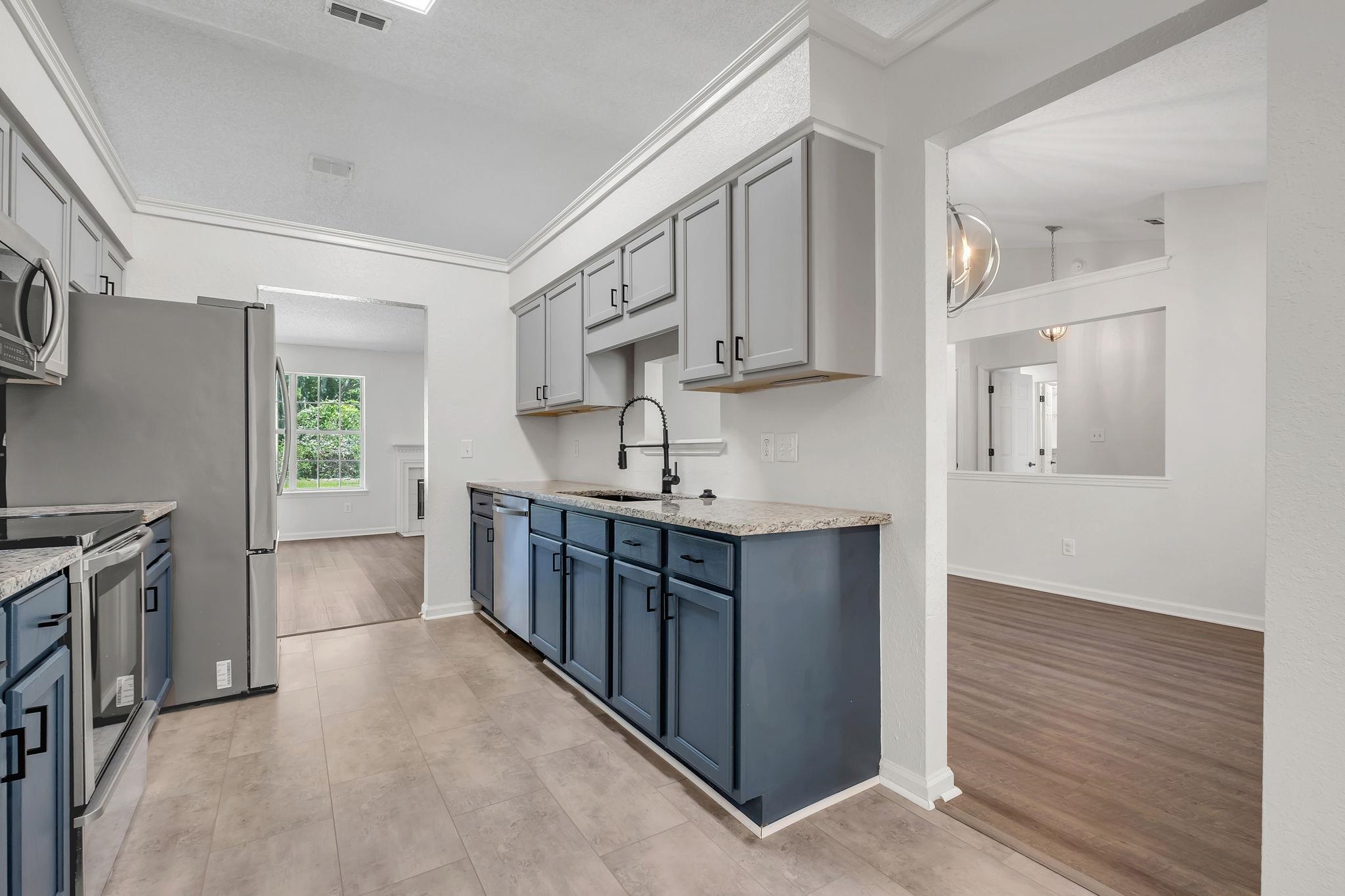 9870 Brookhollow Lane