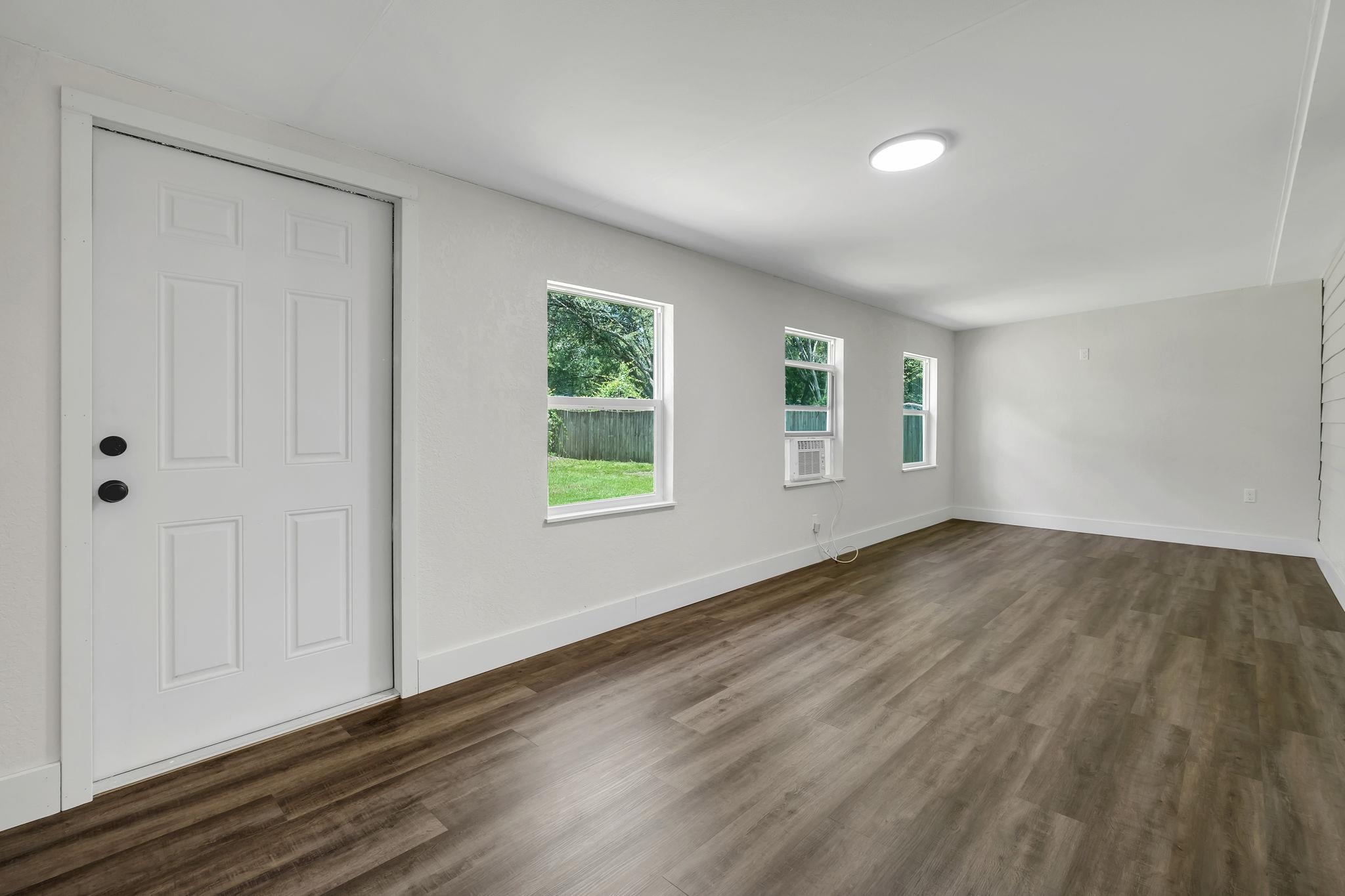 9870 Brookhollow Lane