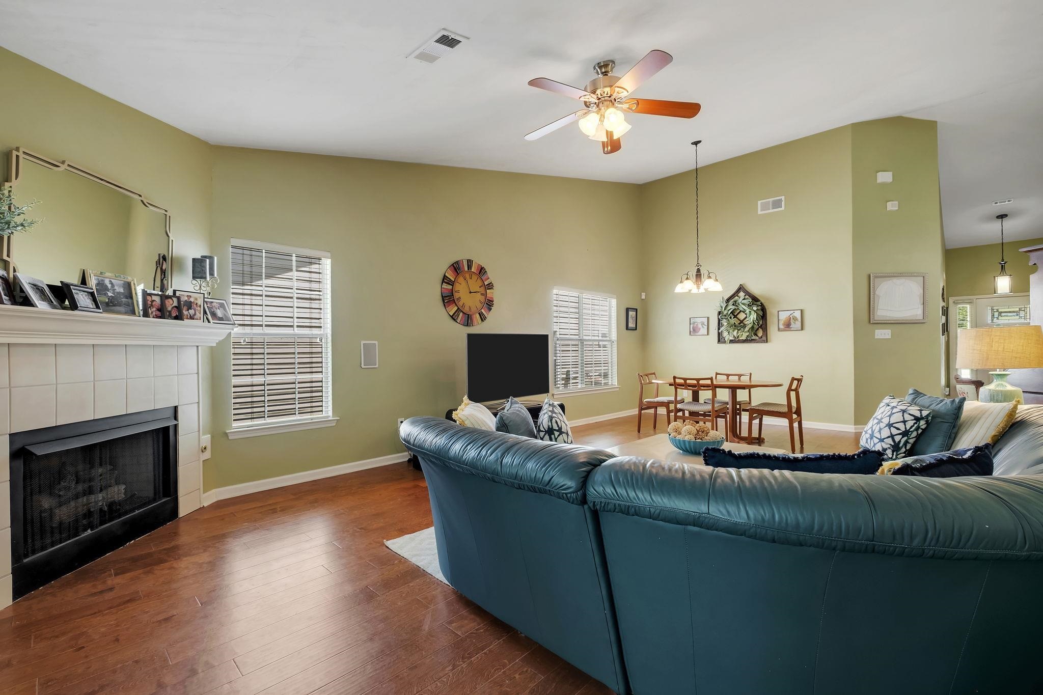 1348 MOSSWOOD CHASE