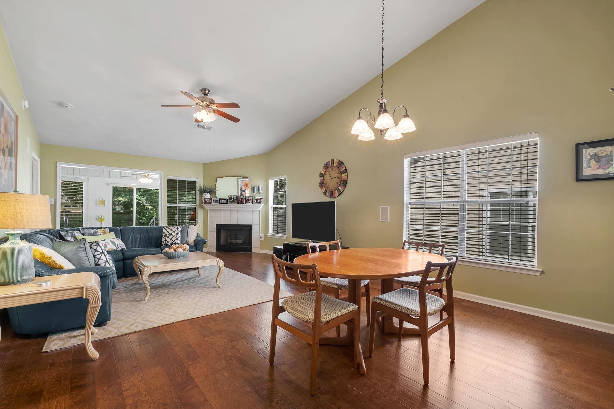 1348 MOSSWOOD CHASE
