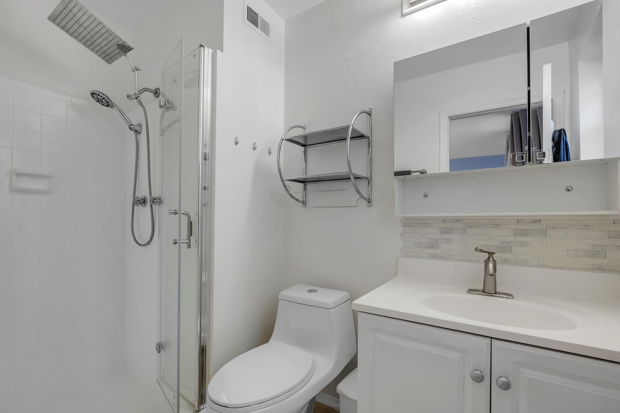 1951 N Meridian Road Unit: 84