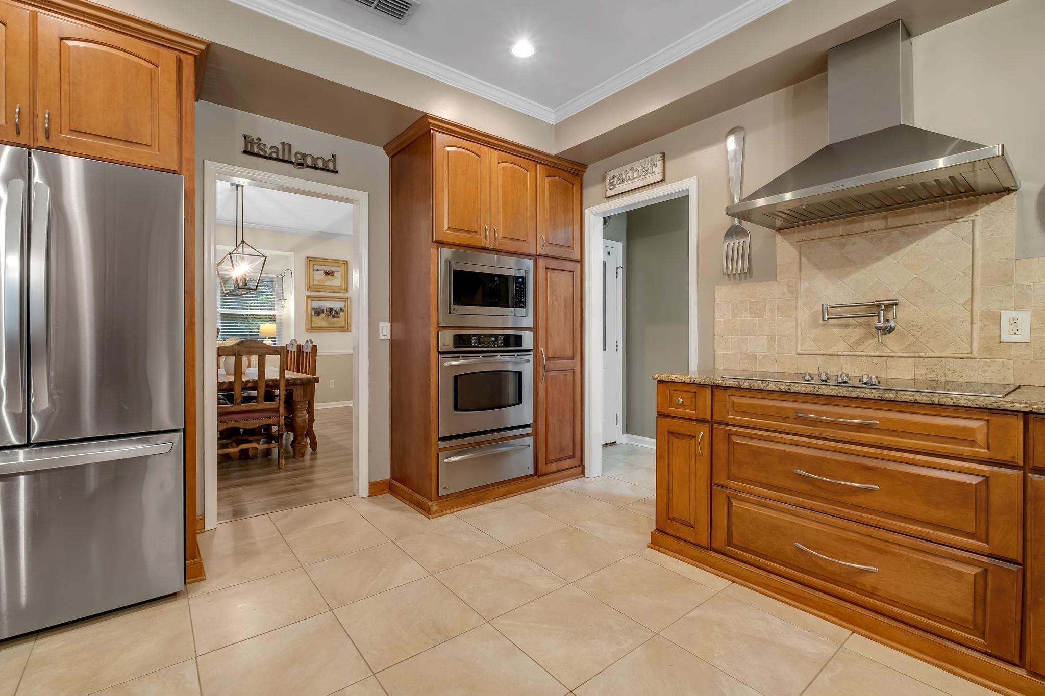3332 CHARLESTON Road