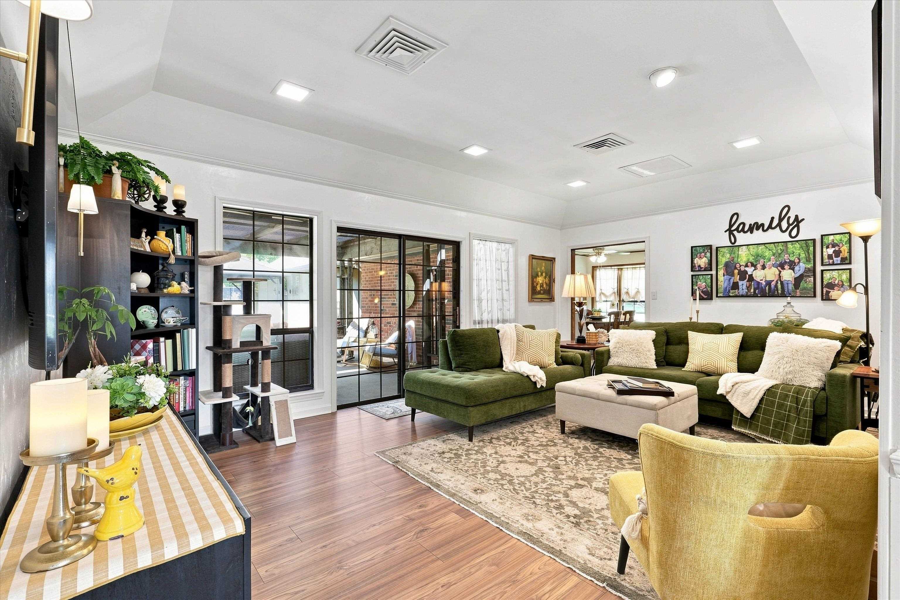 2596 Arendell Way