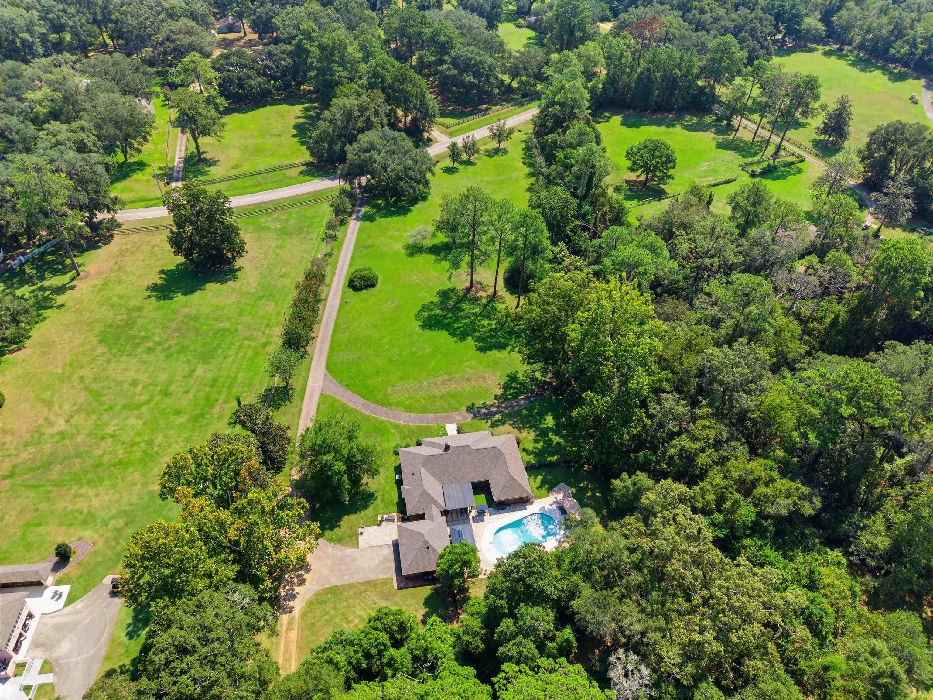 2596 Arendell Way