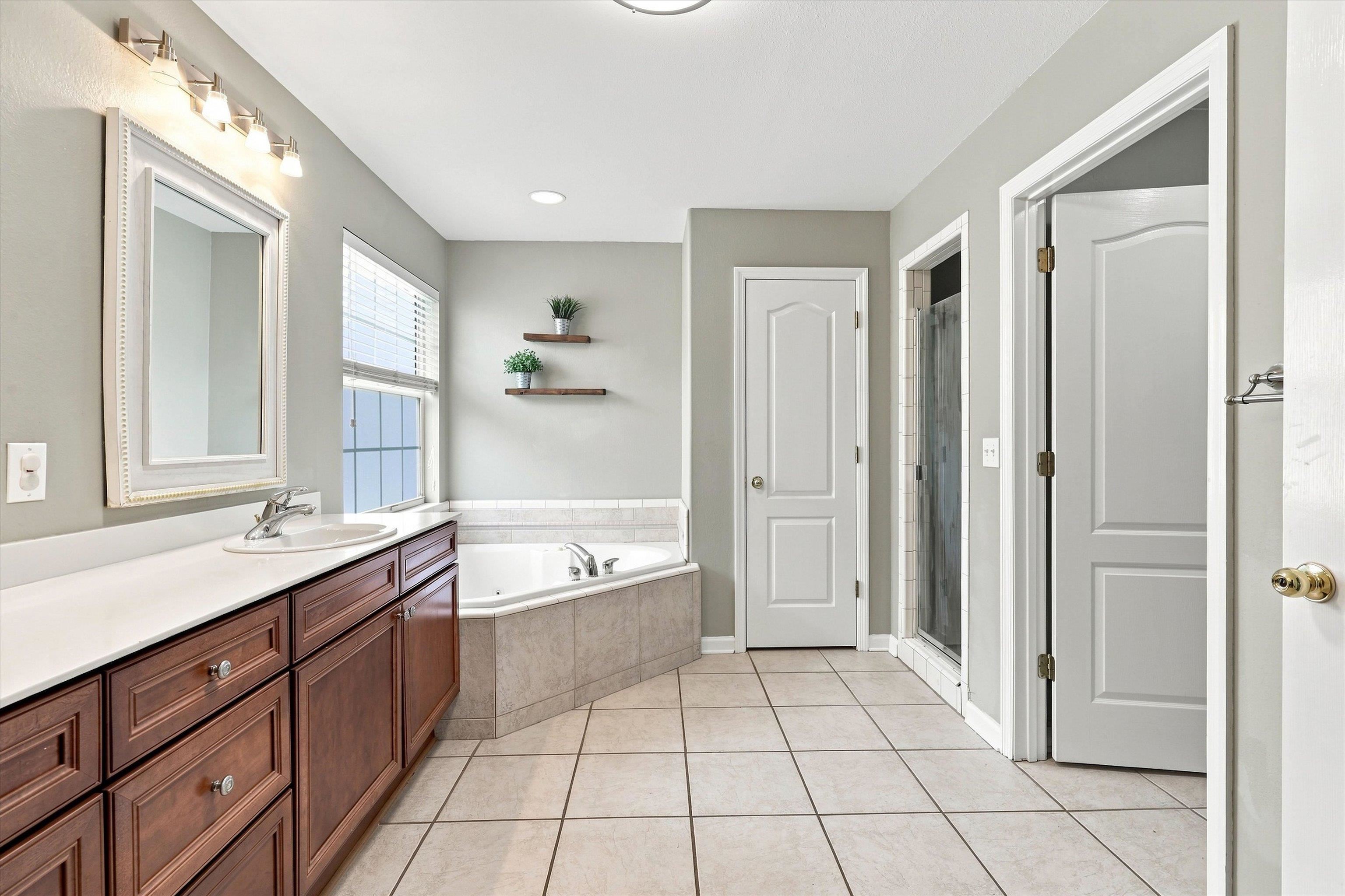1004 Huron Trail