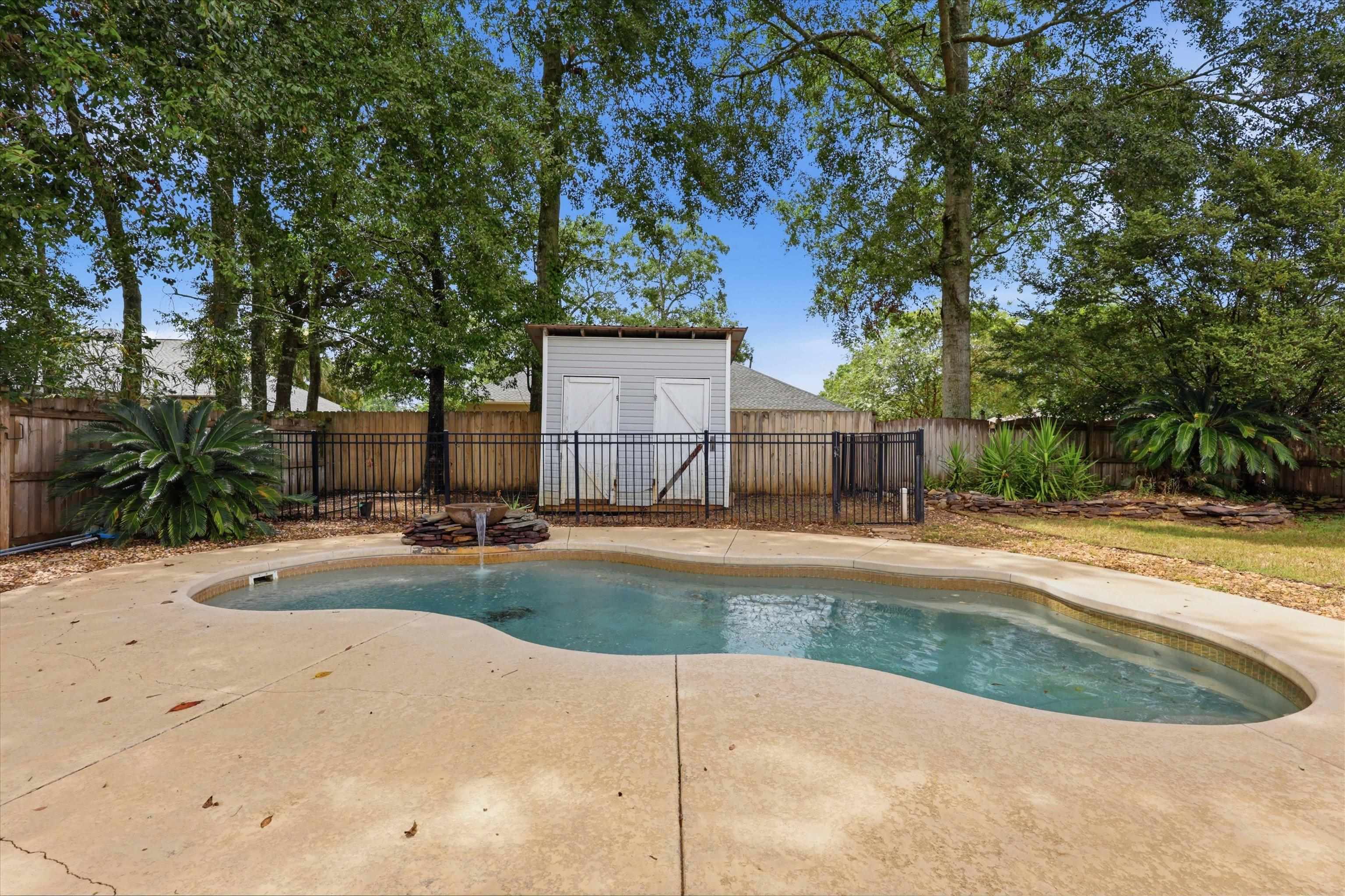 1004 Huron Trail