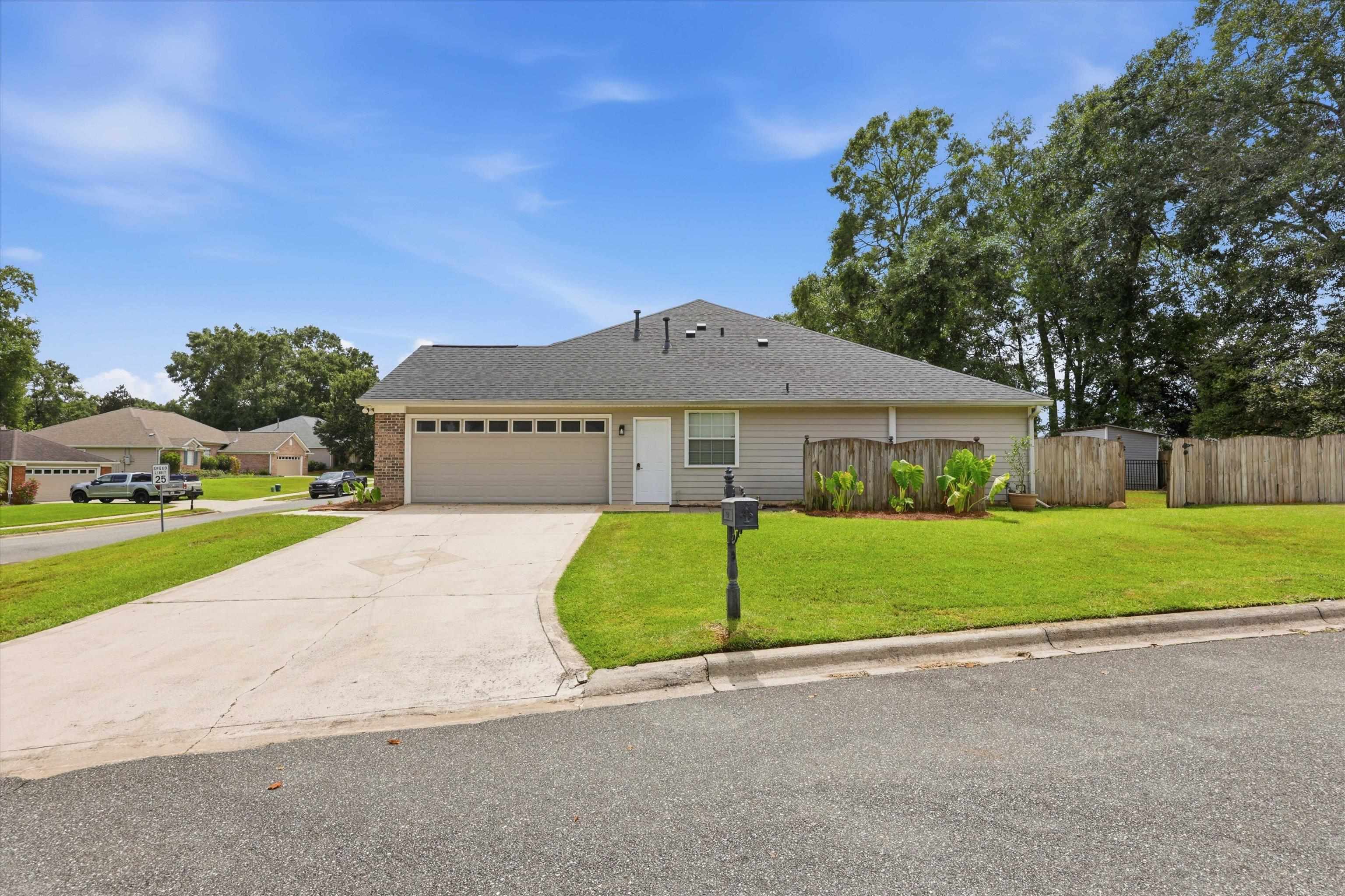 1004 Huron Trail