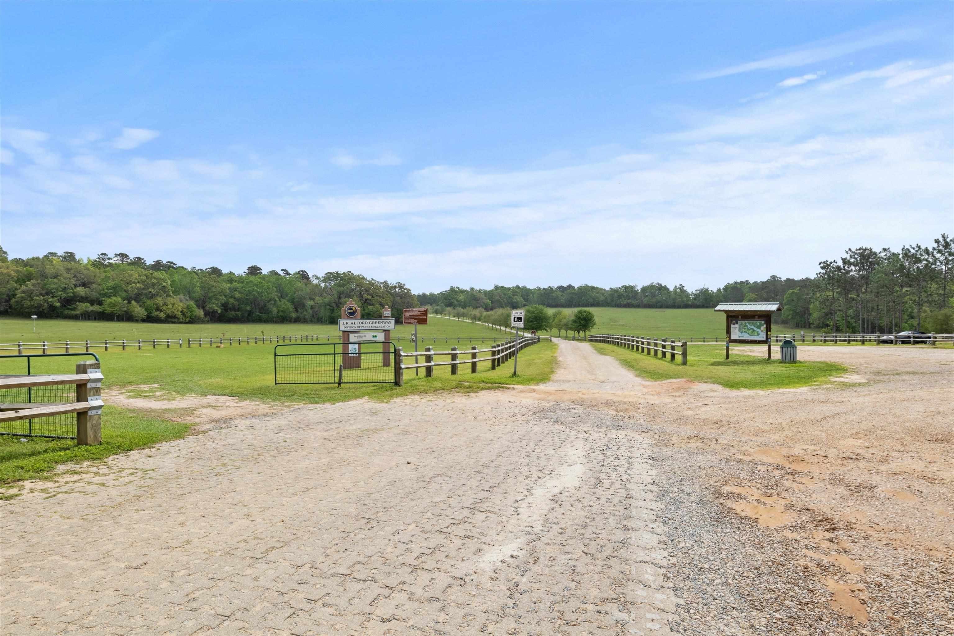 1004 Huron Trail