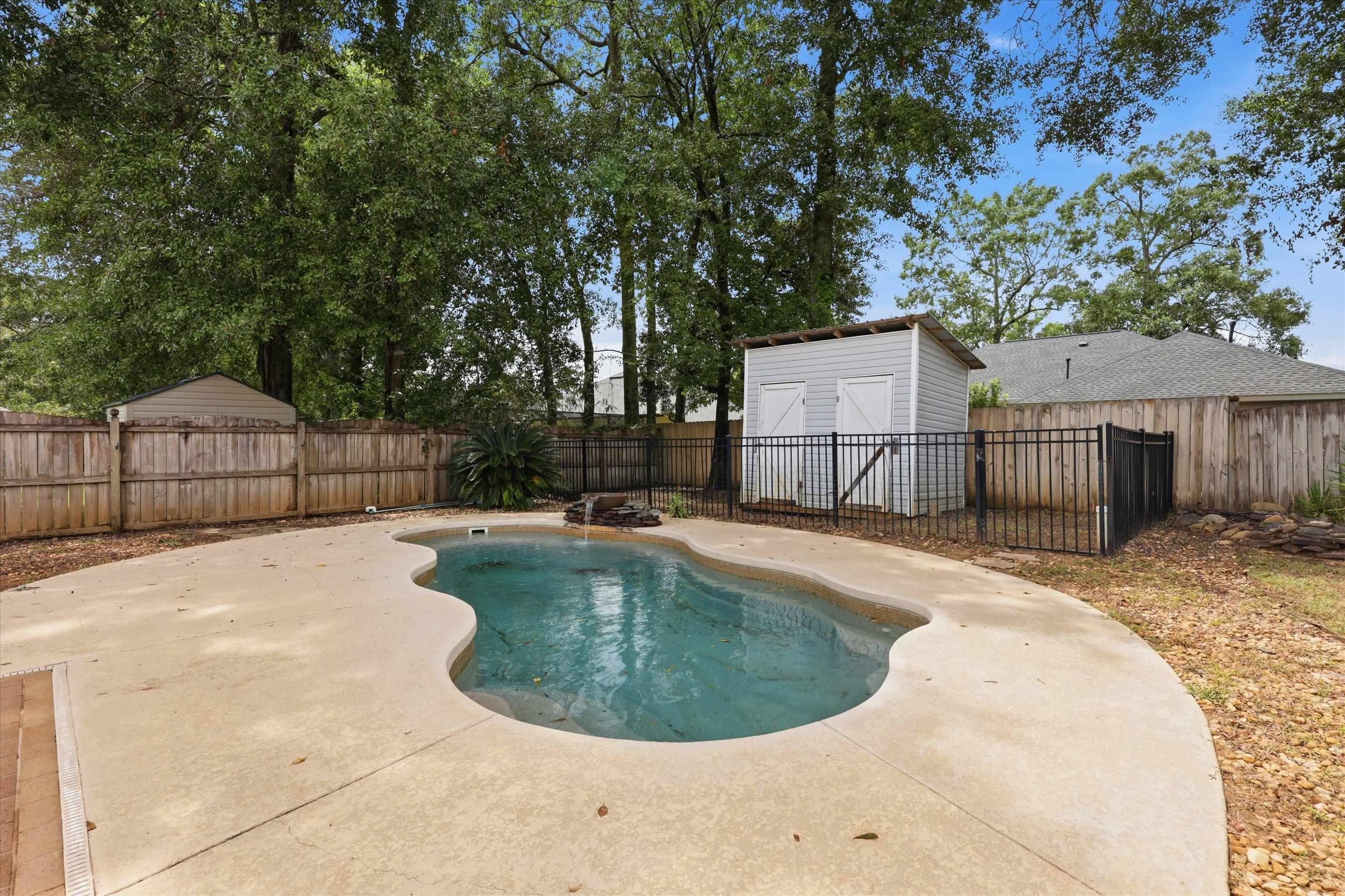 1004 Huron Trail