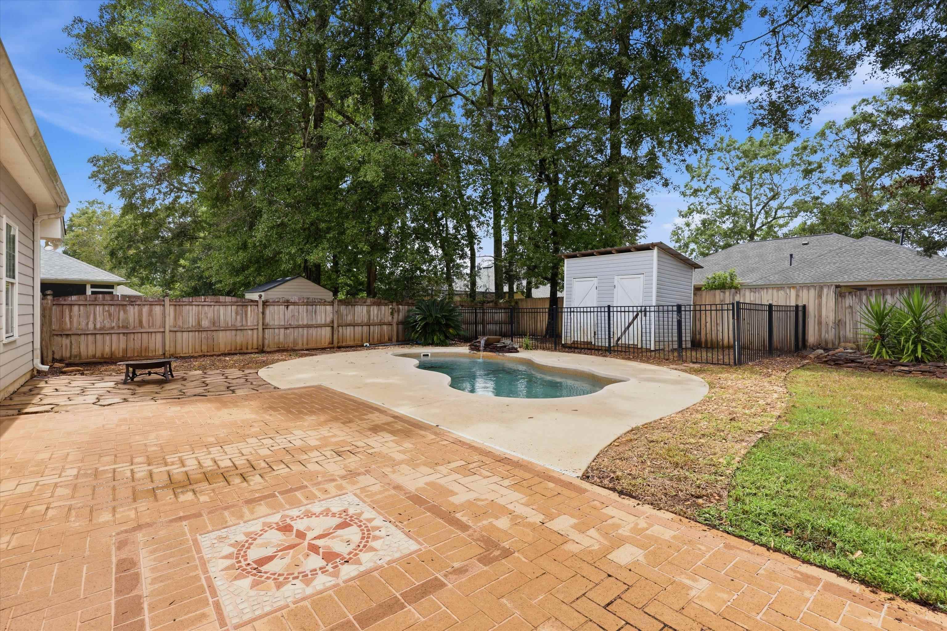 1004 Huron Trail