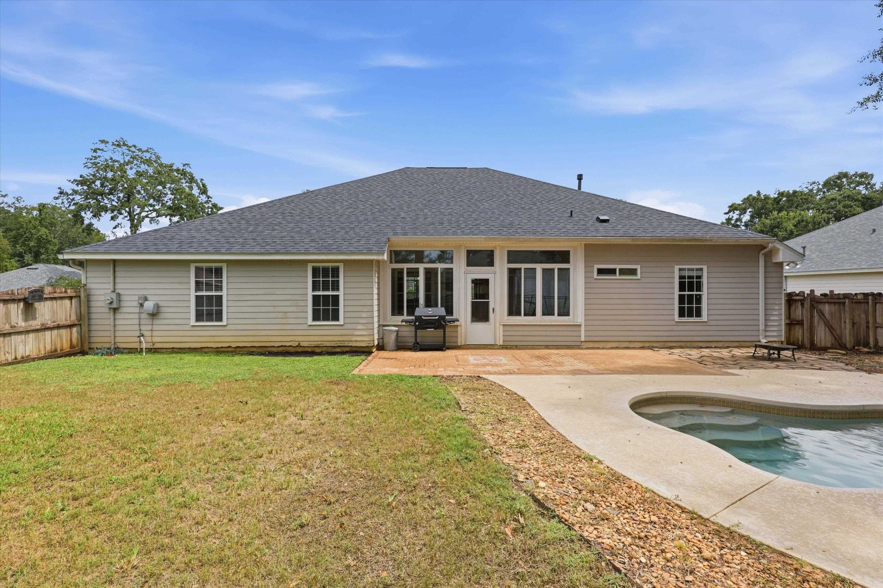 1004 Huron Trail