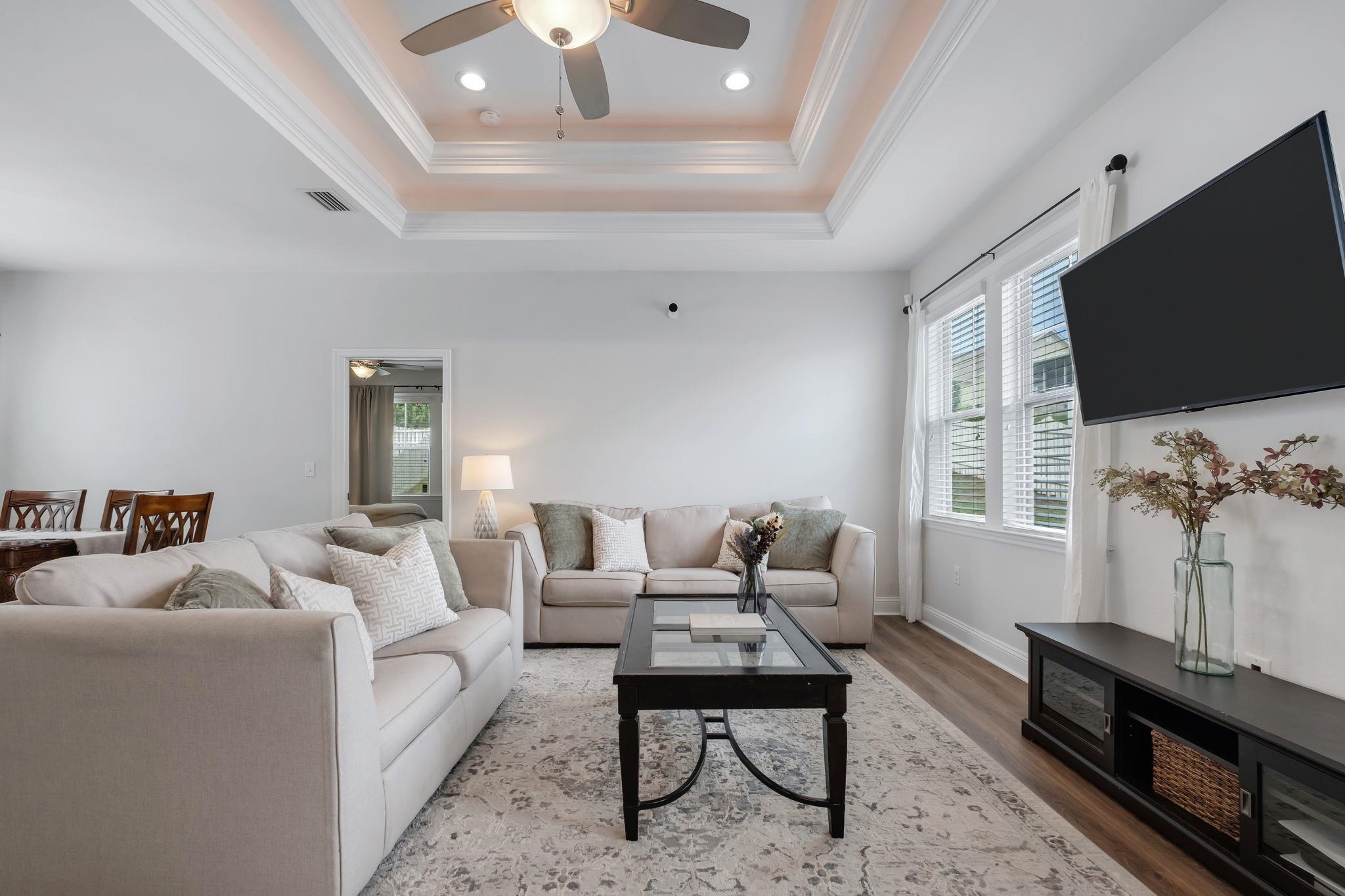 2564 Mount Vernon Lane